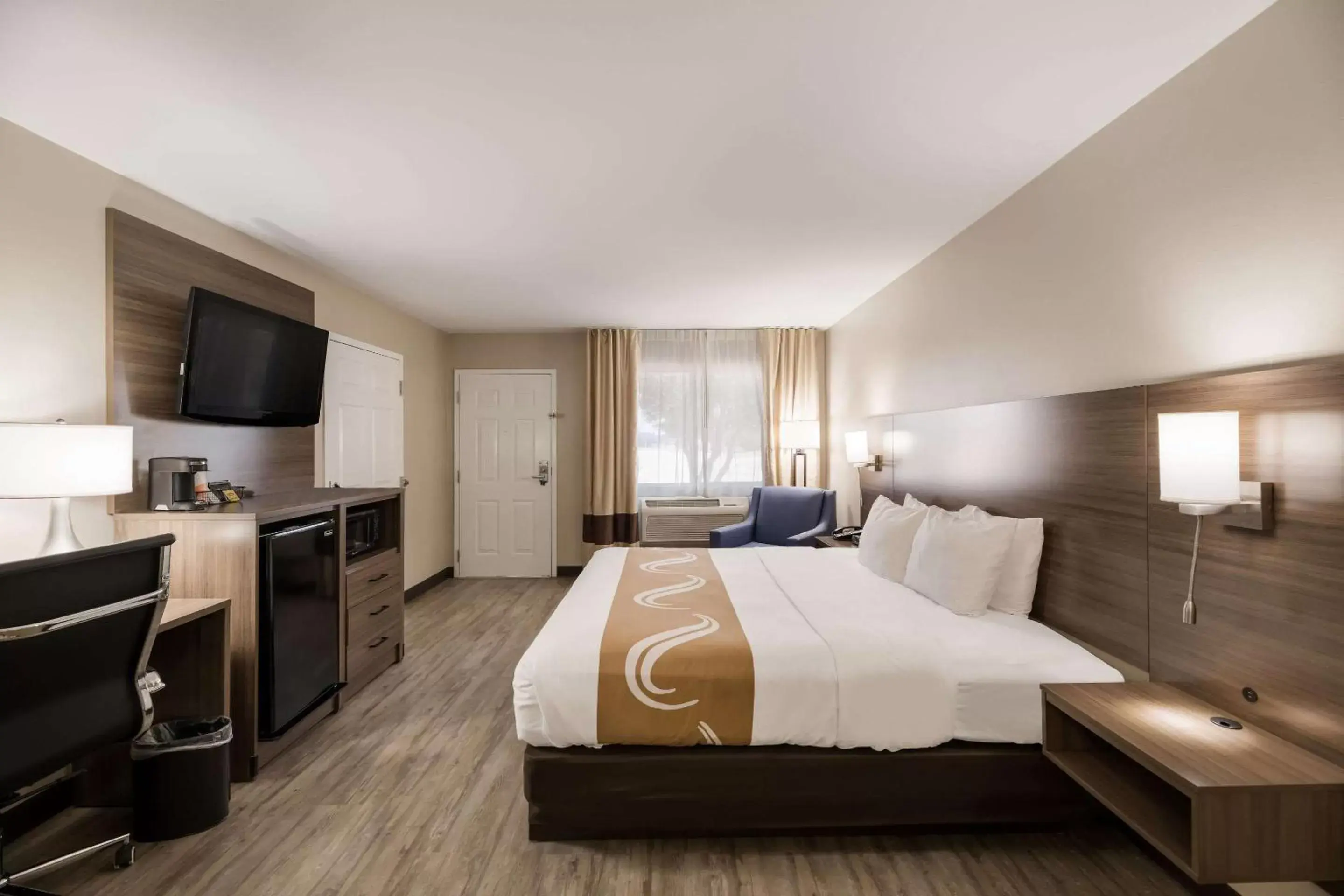 Bedroom, Bed in Quality Inn Bedroom, Bed in Quality Inn