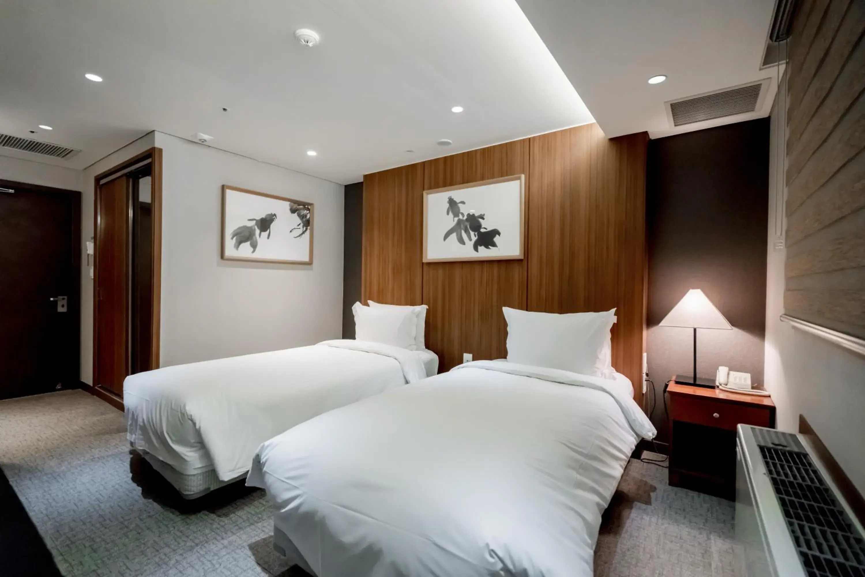 Bed in Oriens Hotel & Residences Myeongdong