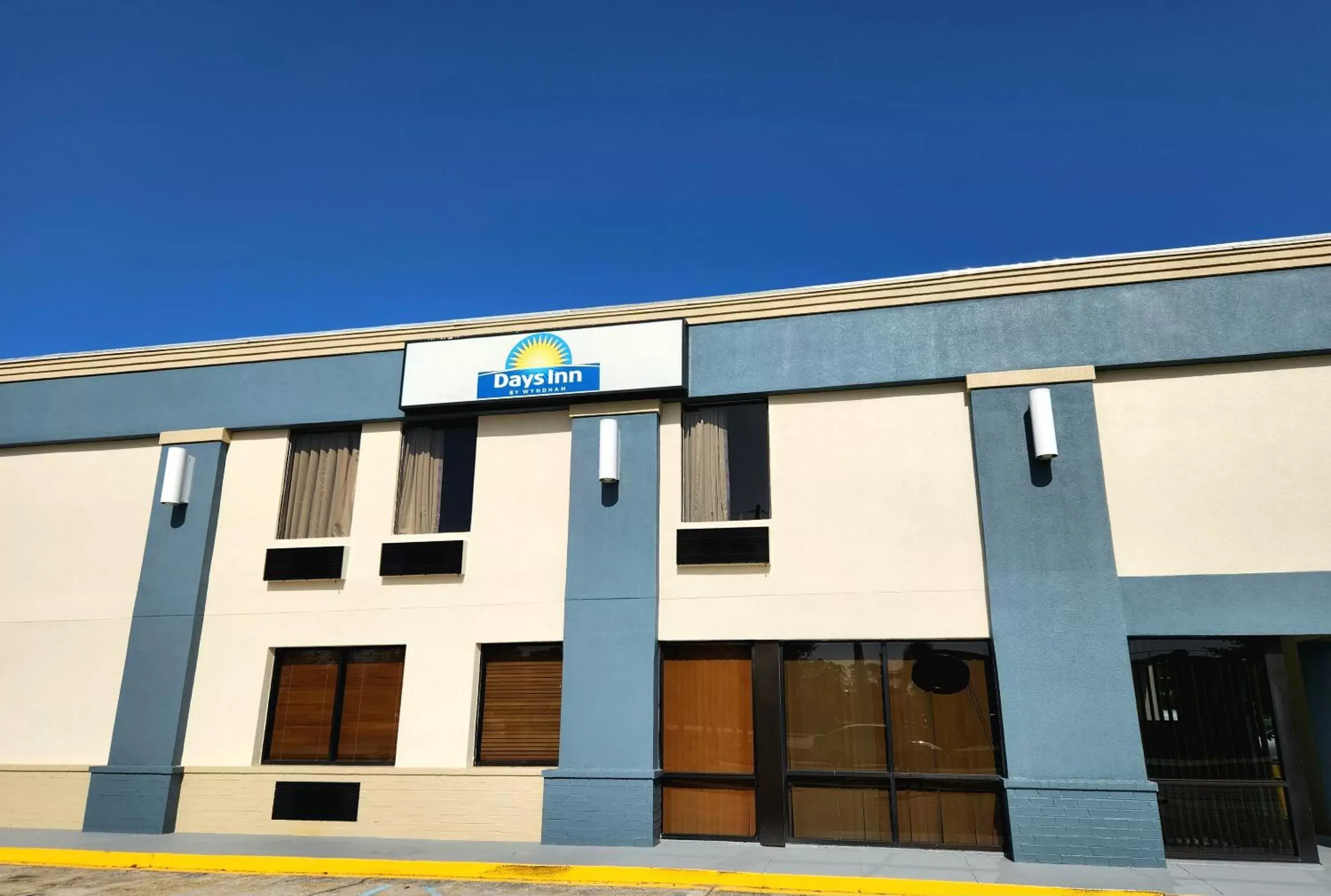 Property building in Days Inn by Wyndham Slidell Property building in Days Inn by Wyndham Slidell