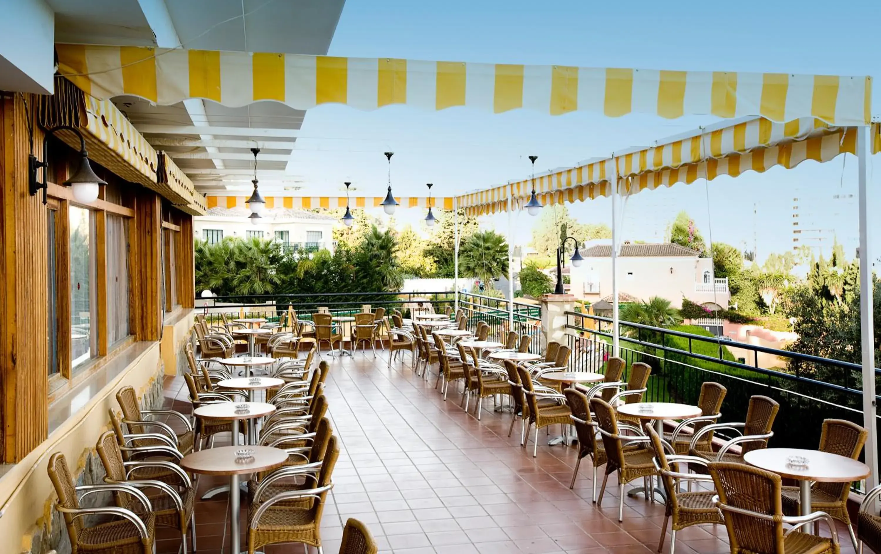Area and facilities, Restaurant/Places to Eat in Hotel Monarque Torreblanca