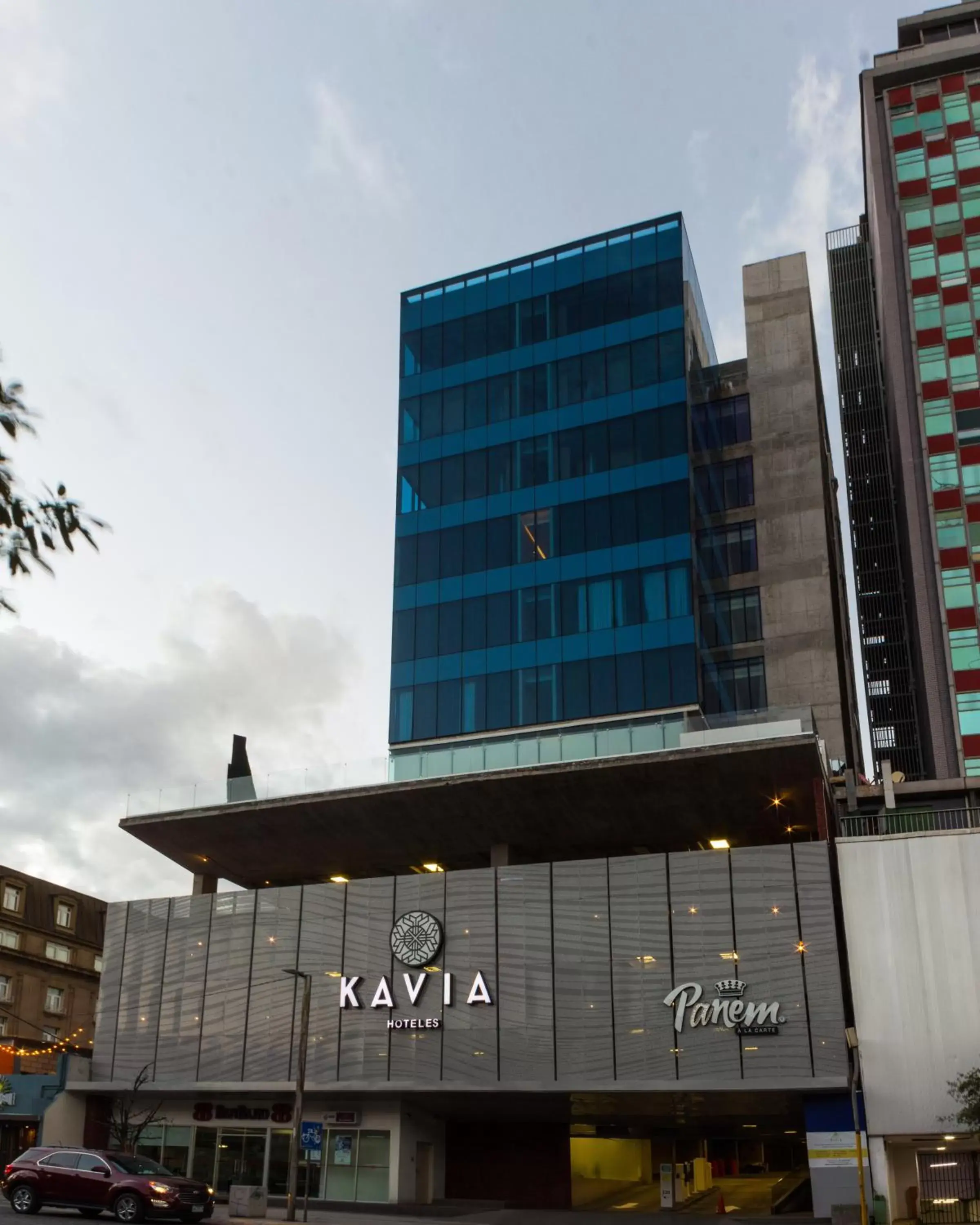 Facade/entrance, Property Building in Hotel Kavia Monterrey