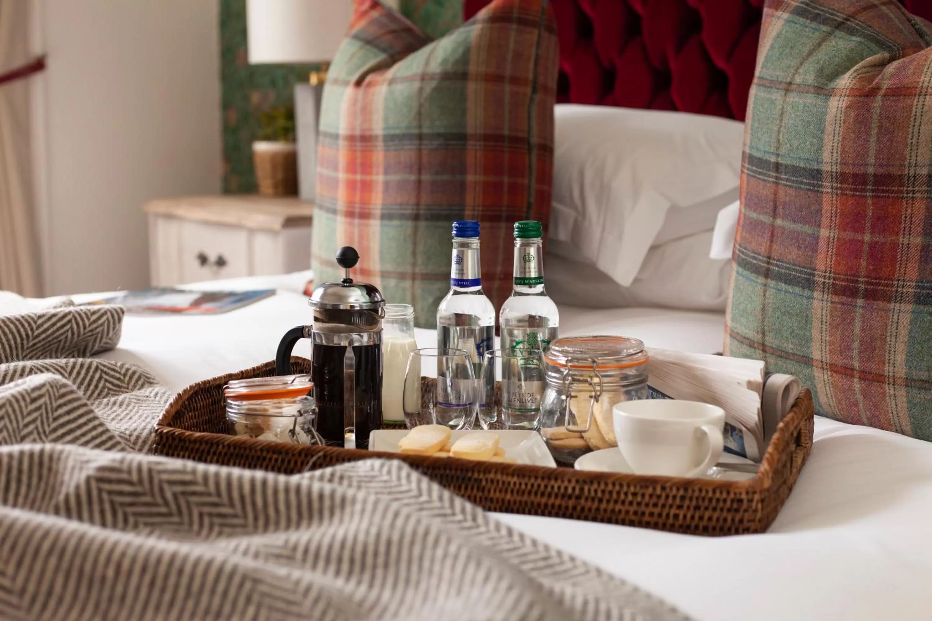Coffee/tea facilities, Bed in The Roseate Edinburgh - Small Luxury Hotels of the World