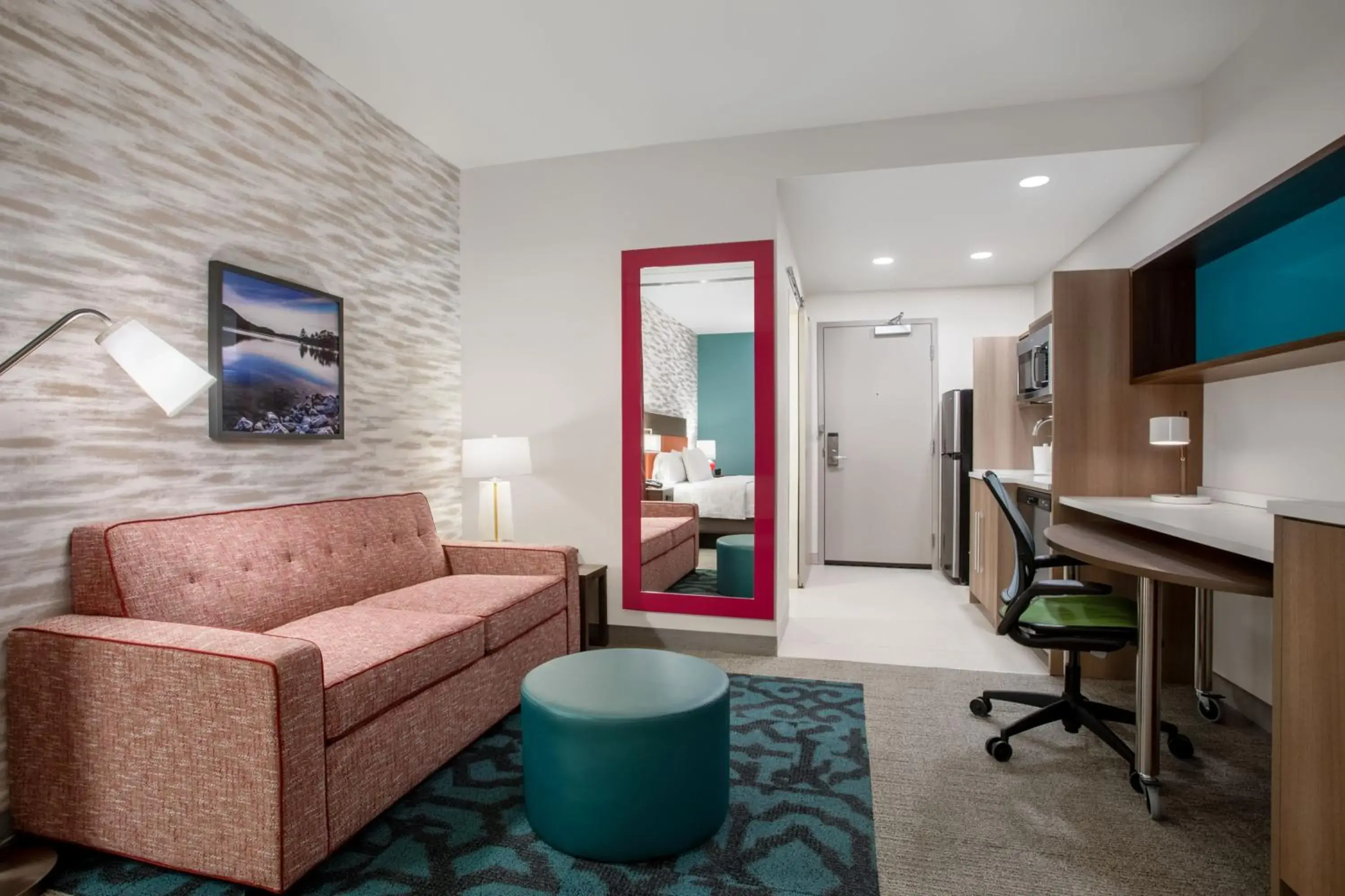 Kitchen or kitchenette, Seating Area in Home2 Suites By Hilton Calhoun