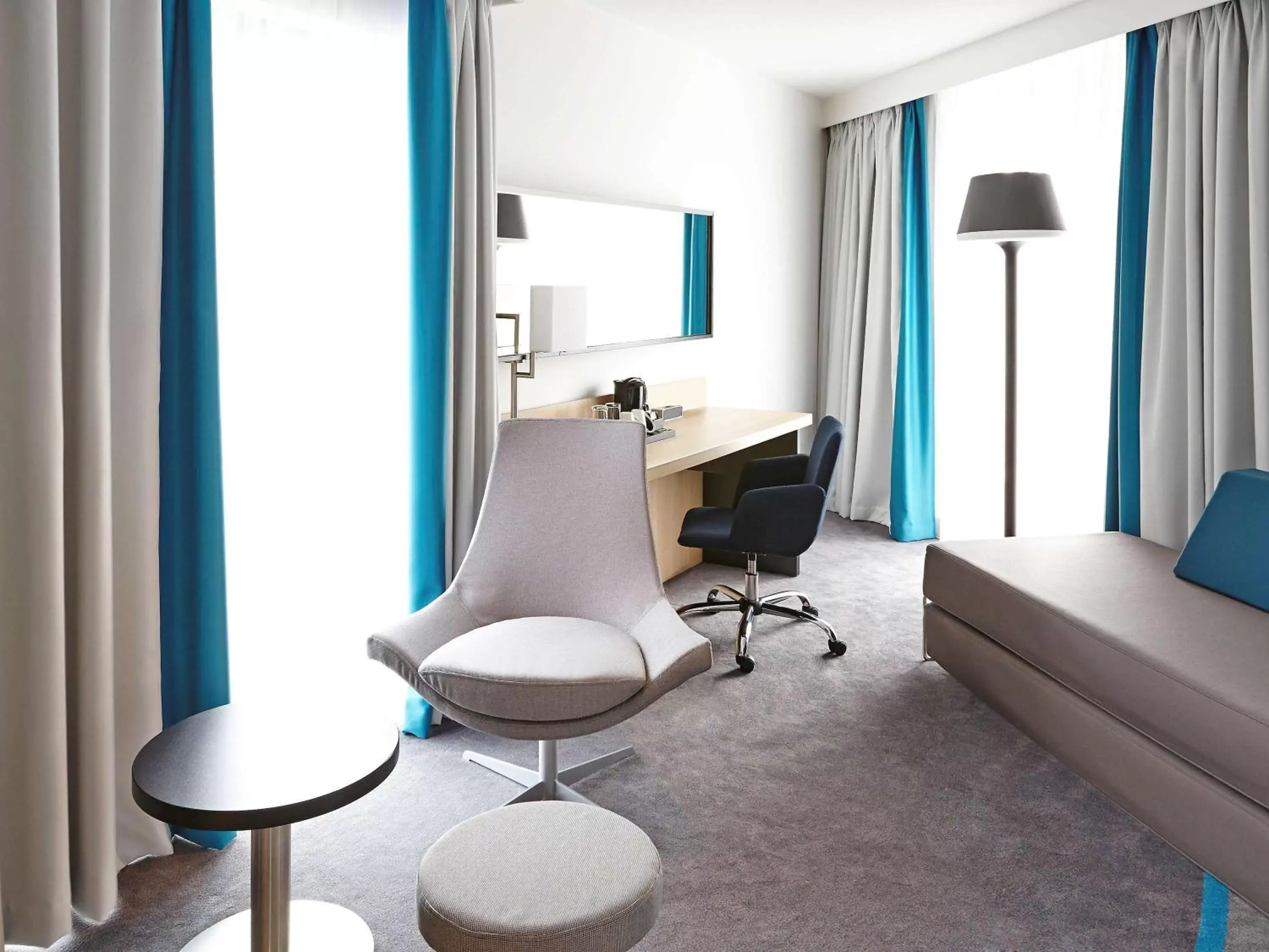 Photo of the whole room, Seating Area in Novotel London Wembley