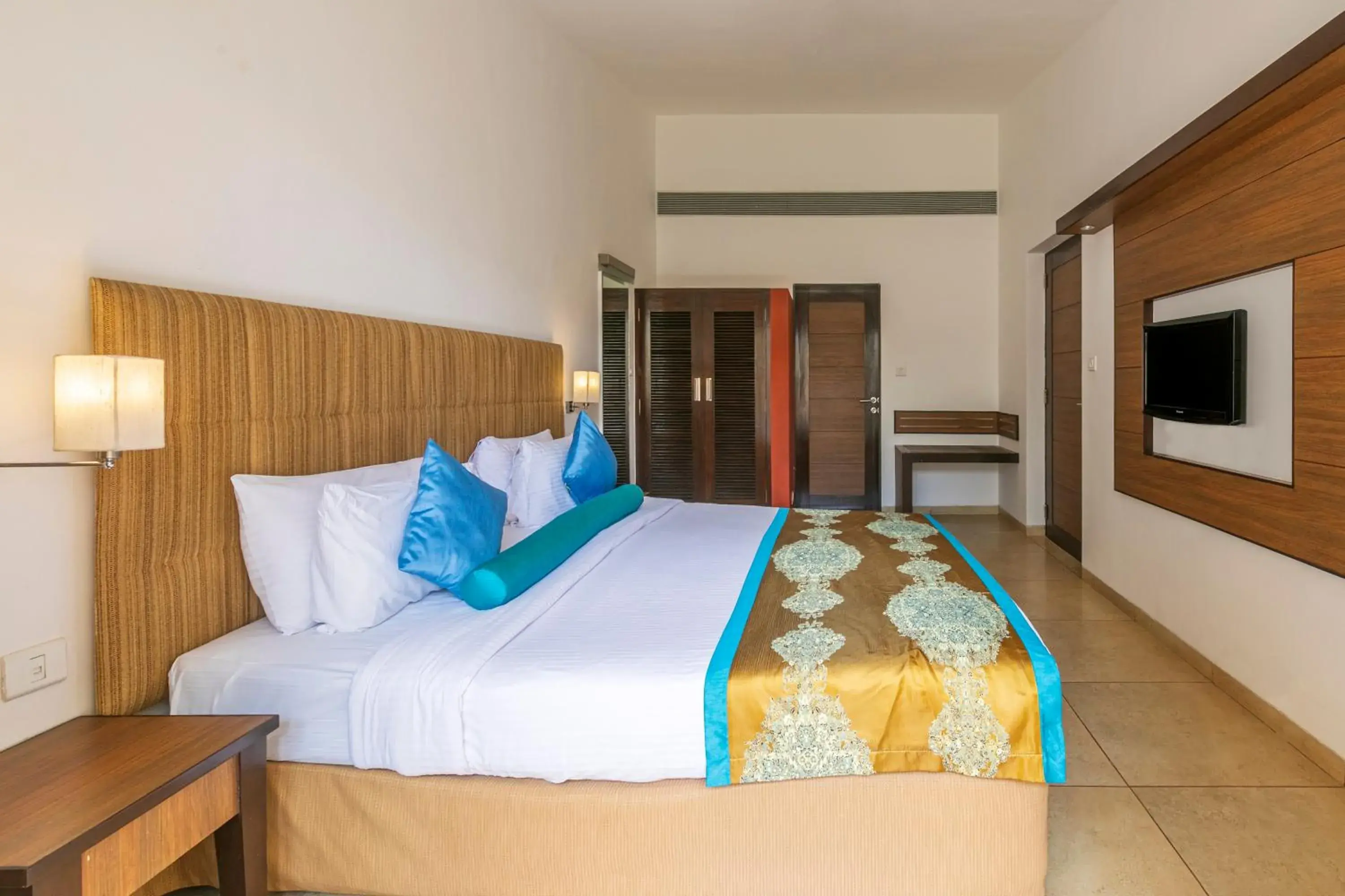 Bedroom, Bed in The Dukes Retreat Resort