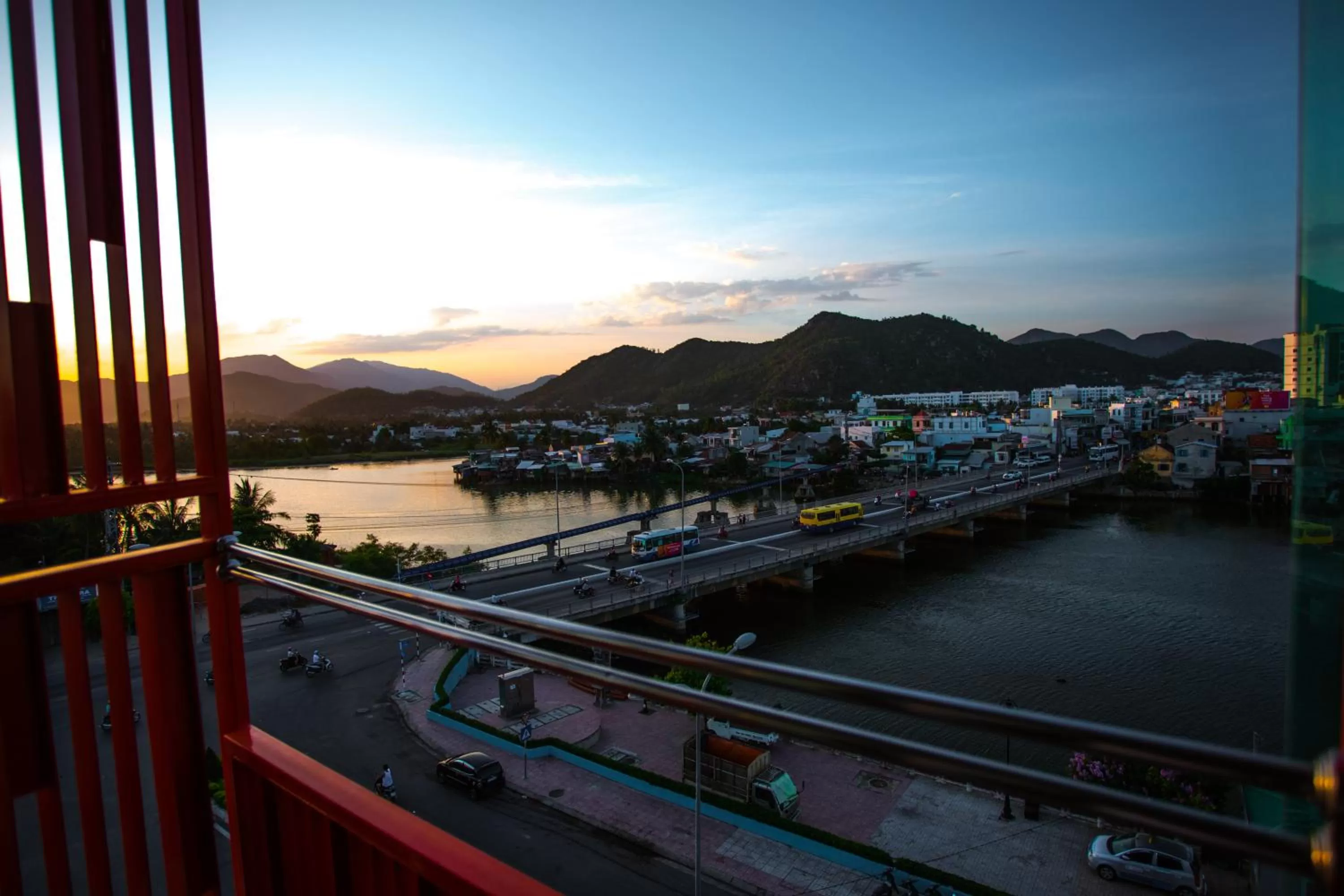 Moonlight Bay Hotel & Apartment