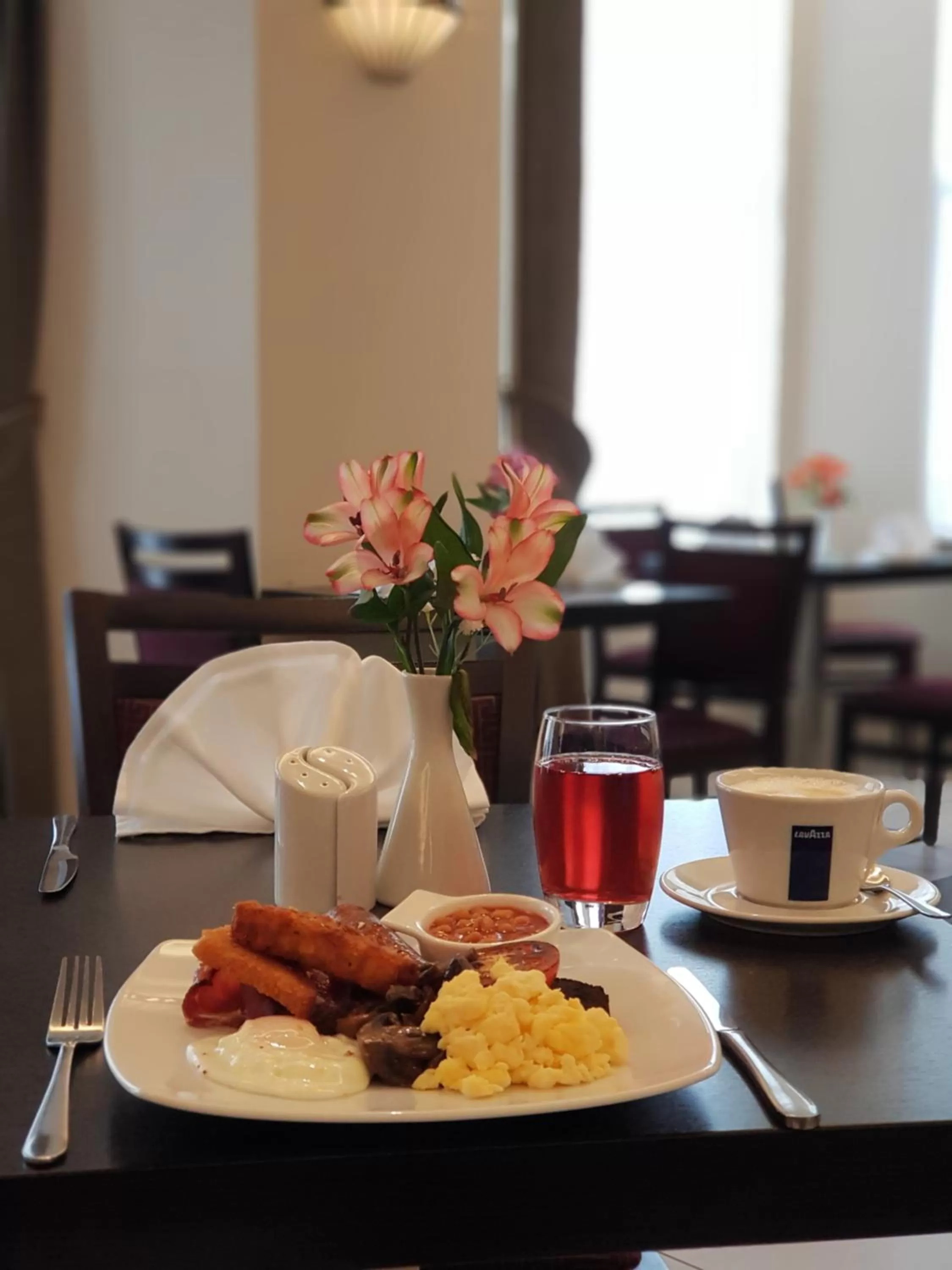 Continental breakfast in Mannin Hotel