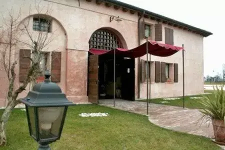 Property building in Hotel Palazzon Gradenigo