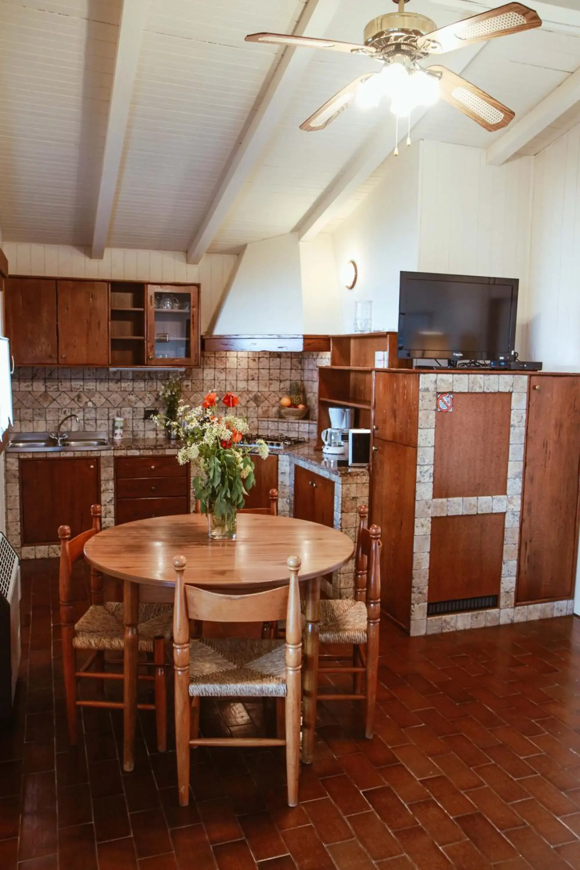 Kitchen or kitchenette, Dining Area in Residence Villalsole