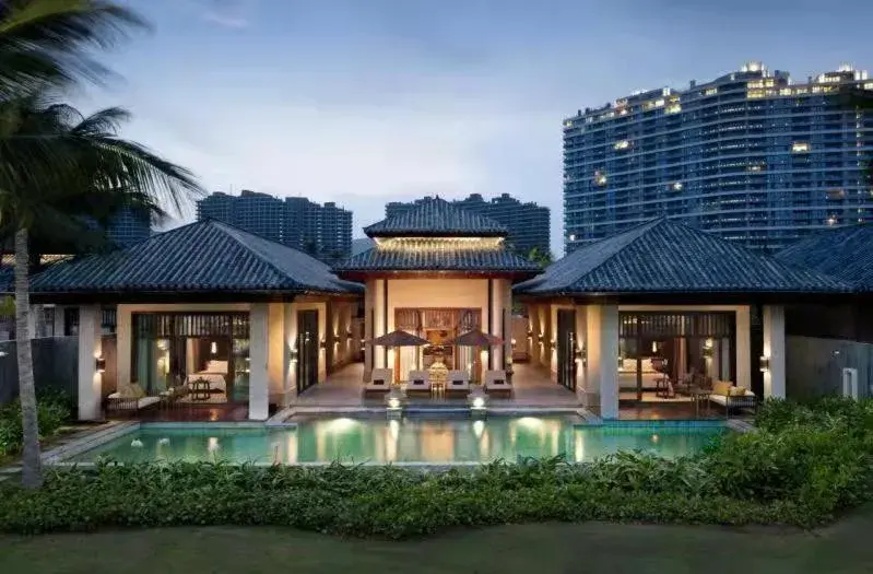 Property building, Swimming Pool in LUHUITOU Sanya Resort