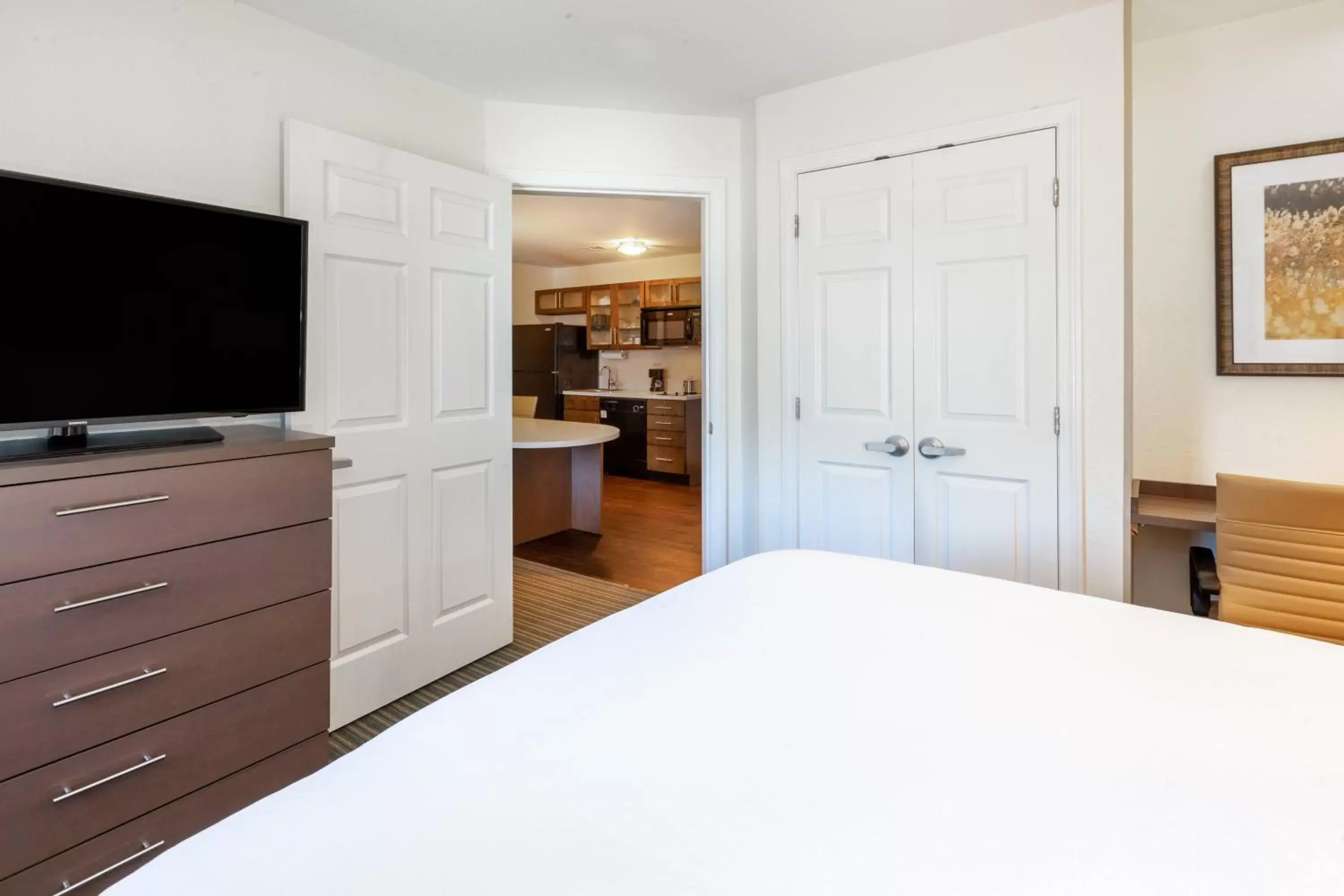 Photo of the whole room, Bed in Candlewood Suites-West Springfield, an IHG Hotel