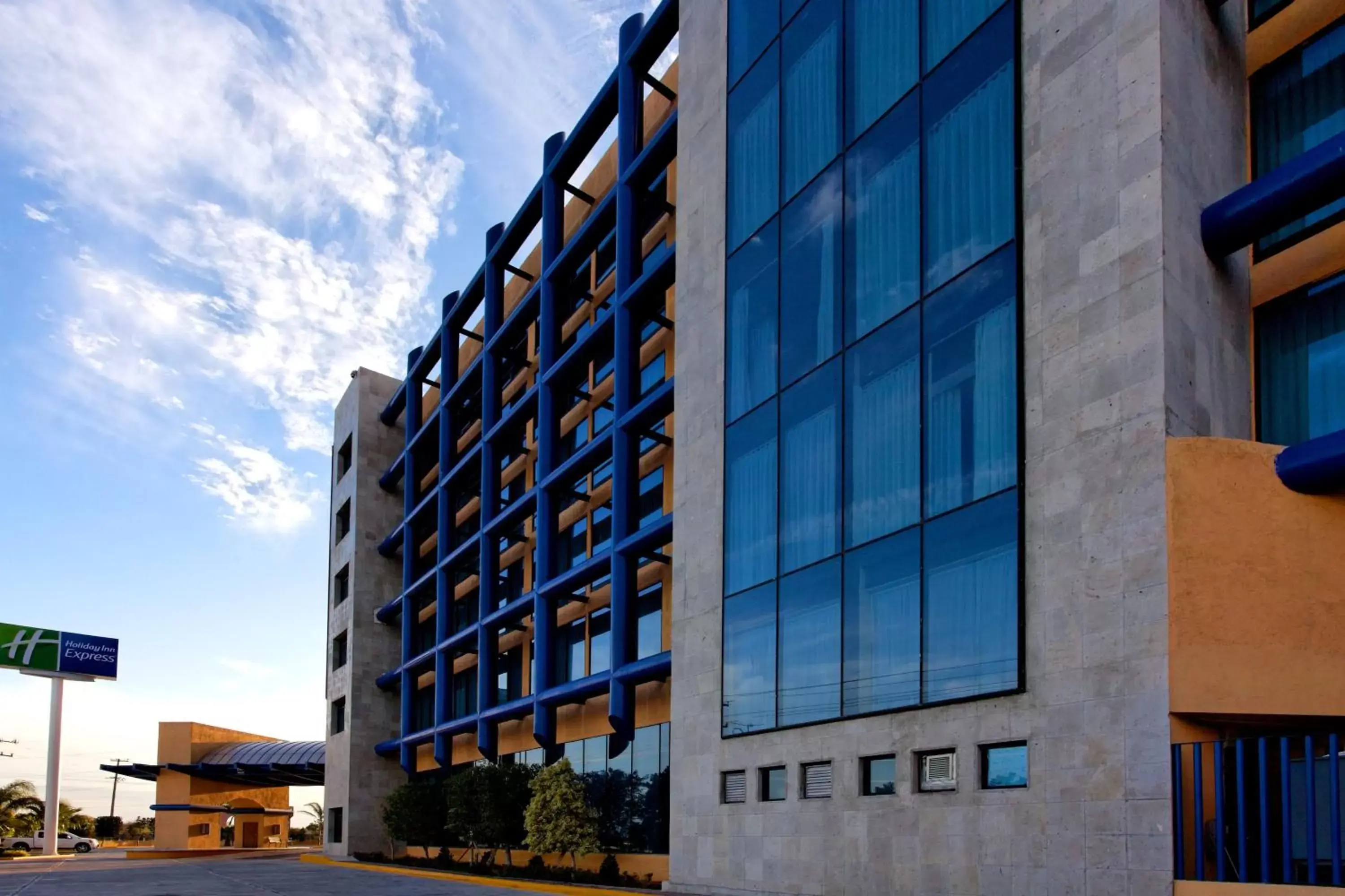 Property Building in Holiday Inn Express Nuevo Laredo, an IHG Hotel