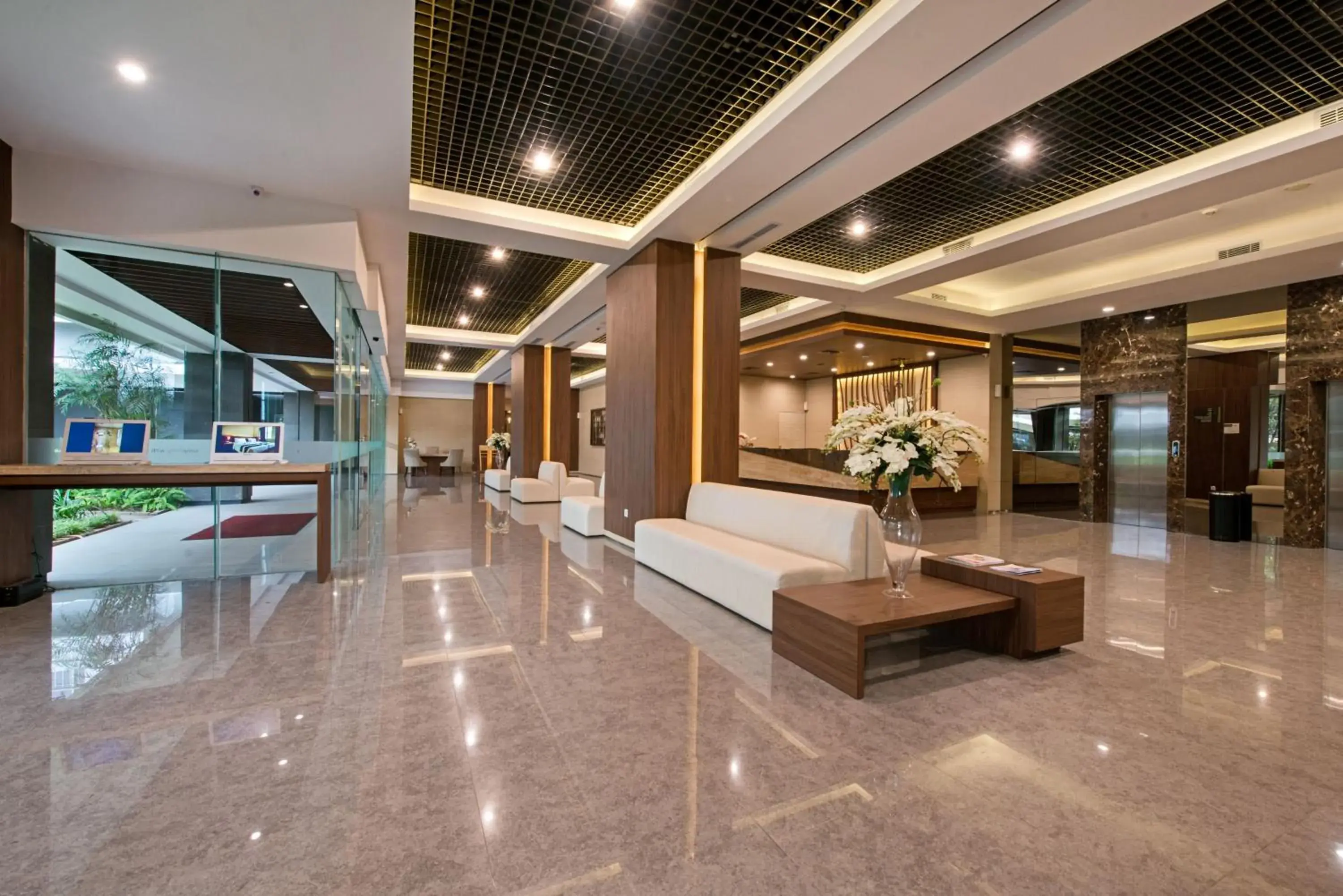 Lobby or reception in Grand Whiz Poins Simatupang Jakarta Lobby or reception in Grand Whiz Poins Simatupang Jakarta
