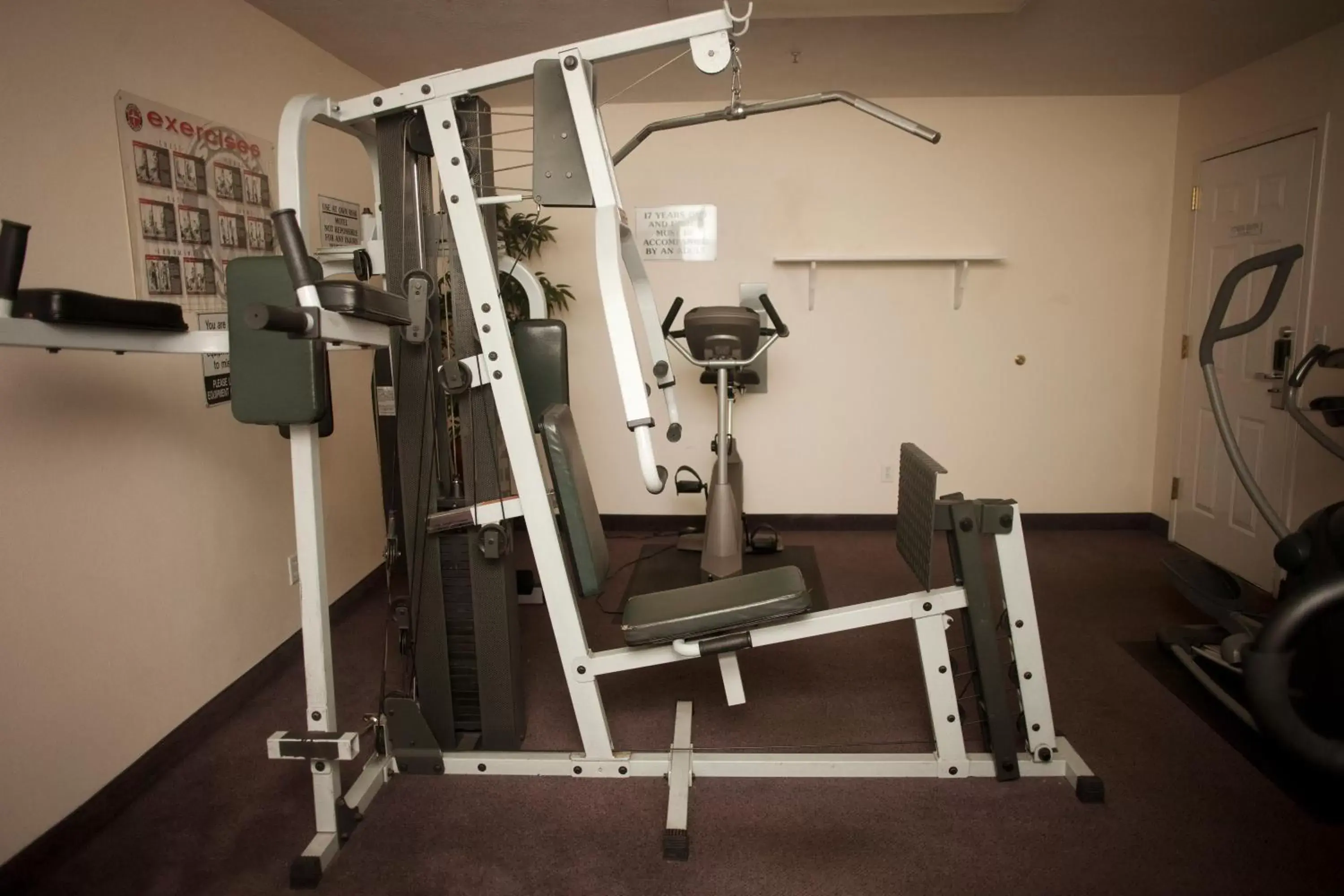Fitness centre/facilities, Fitness Center/Facilities in St. George Inn and Suites