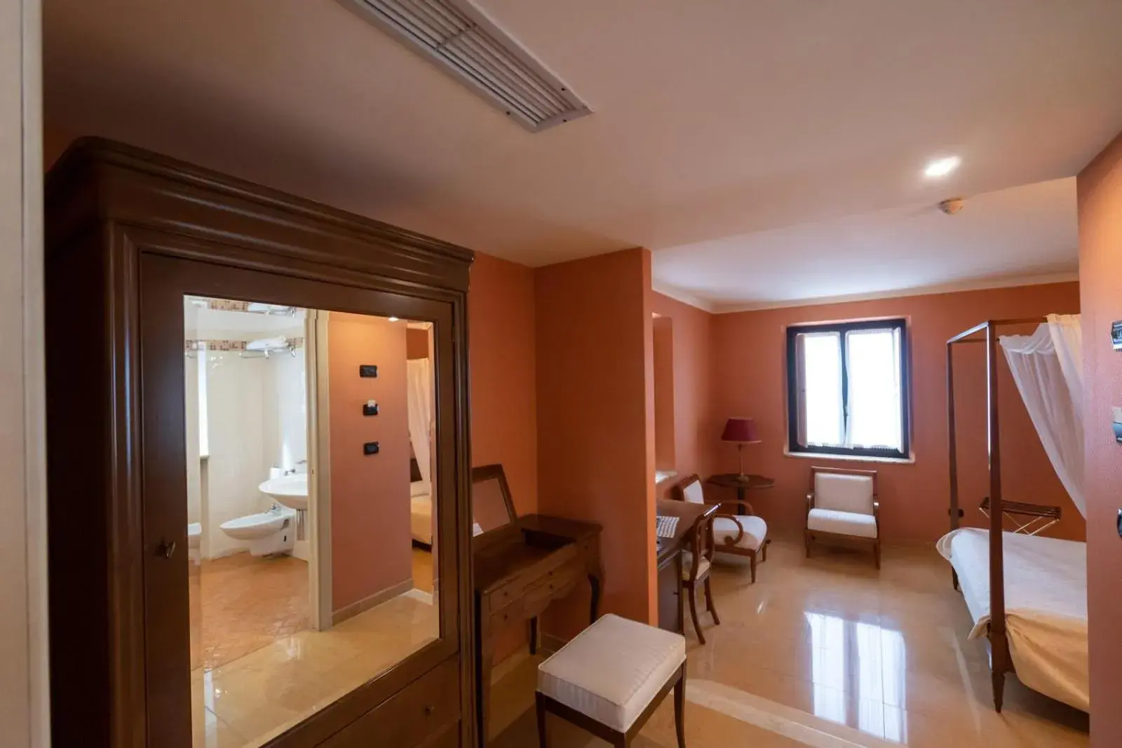 Bedroom, Seating Area in Hotel Ristorante Vecchia Vibo