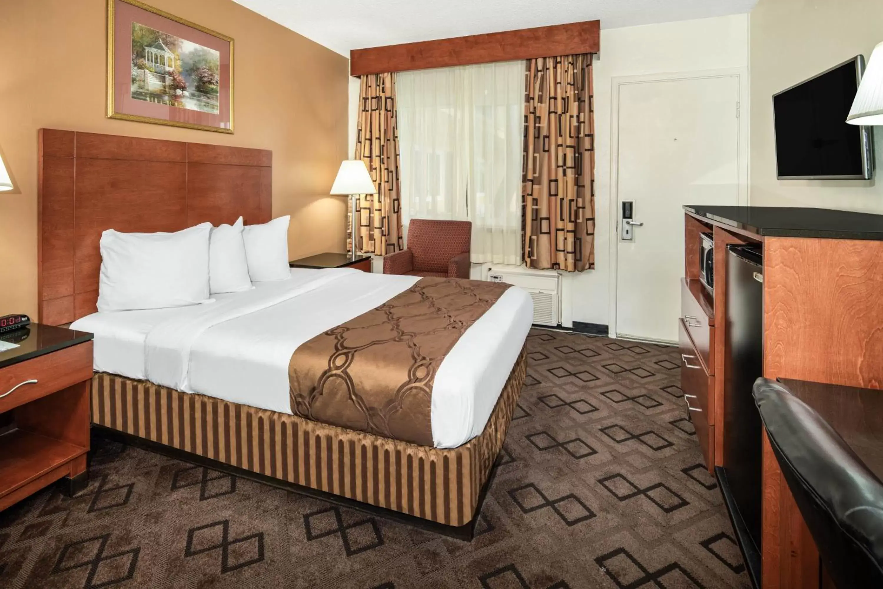 Bed in Travelodge by Wyndham Burbank-Glendale