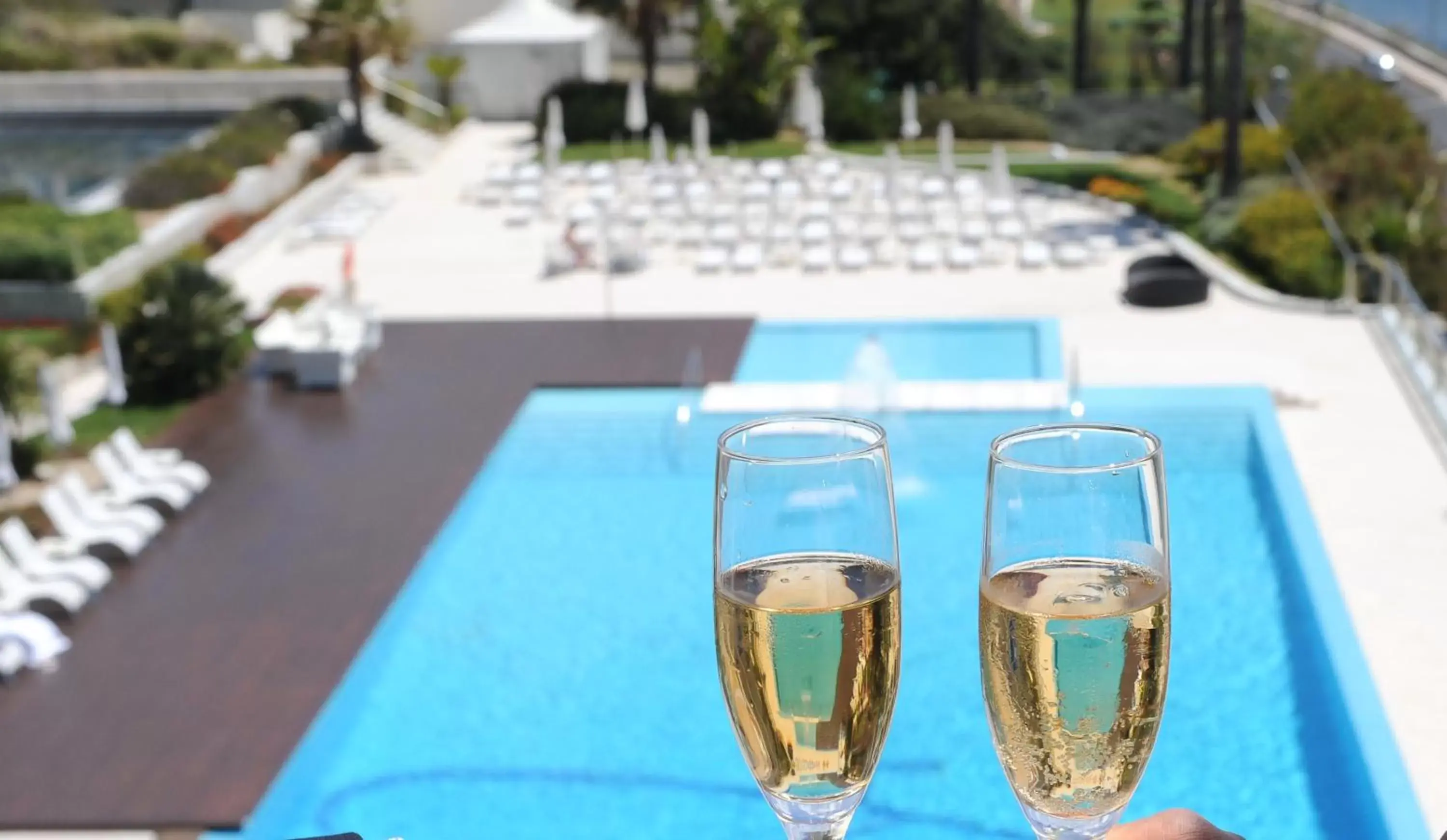 Balcony/Terrace, Pool View in Hotel Cascais Miragem Health & Spa