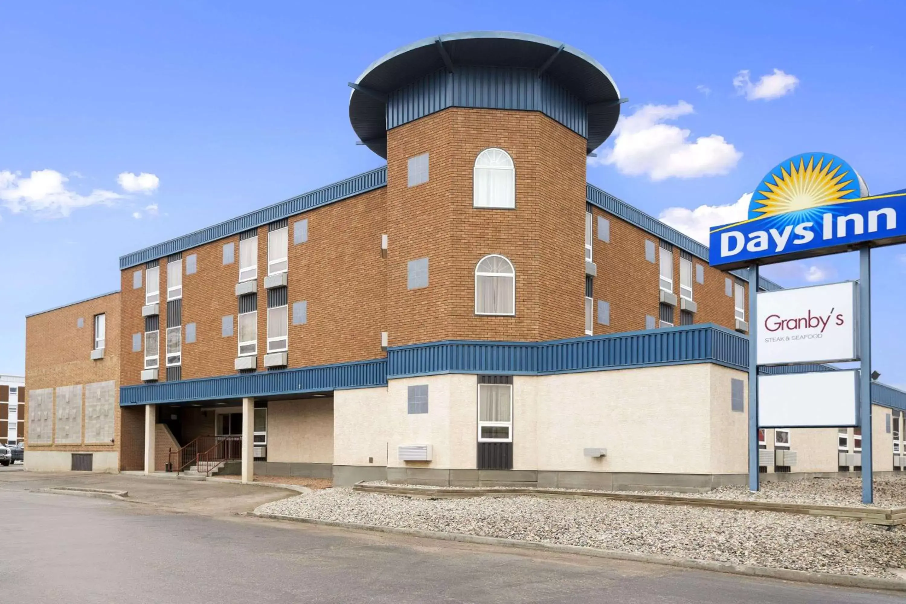 Property building in Days Inn by Wyndham Estevan Property building in Days Inn by Wyndham Estevan