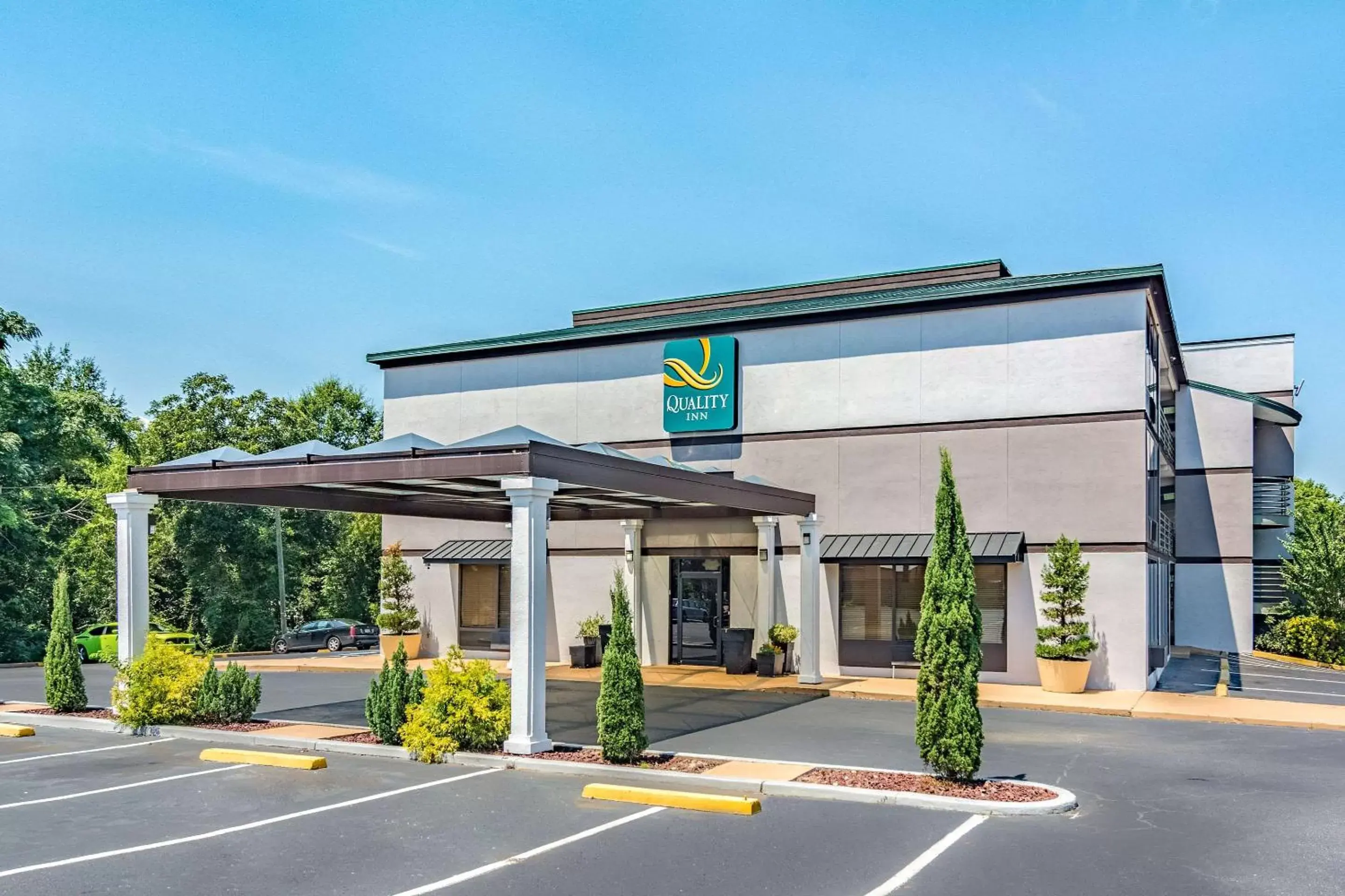 Property Building in Quality Inn Columbus