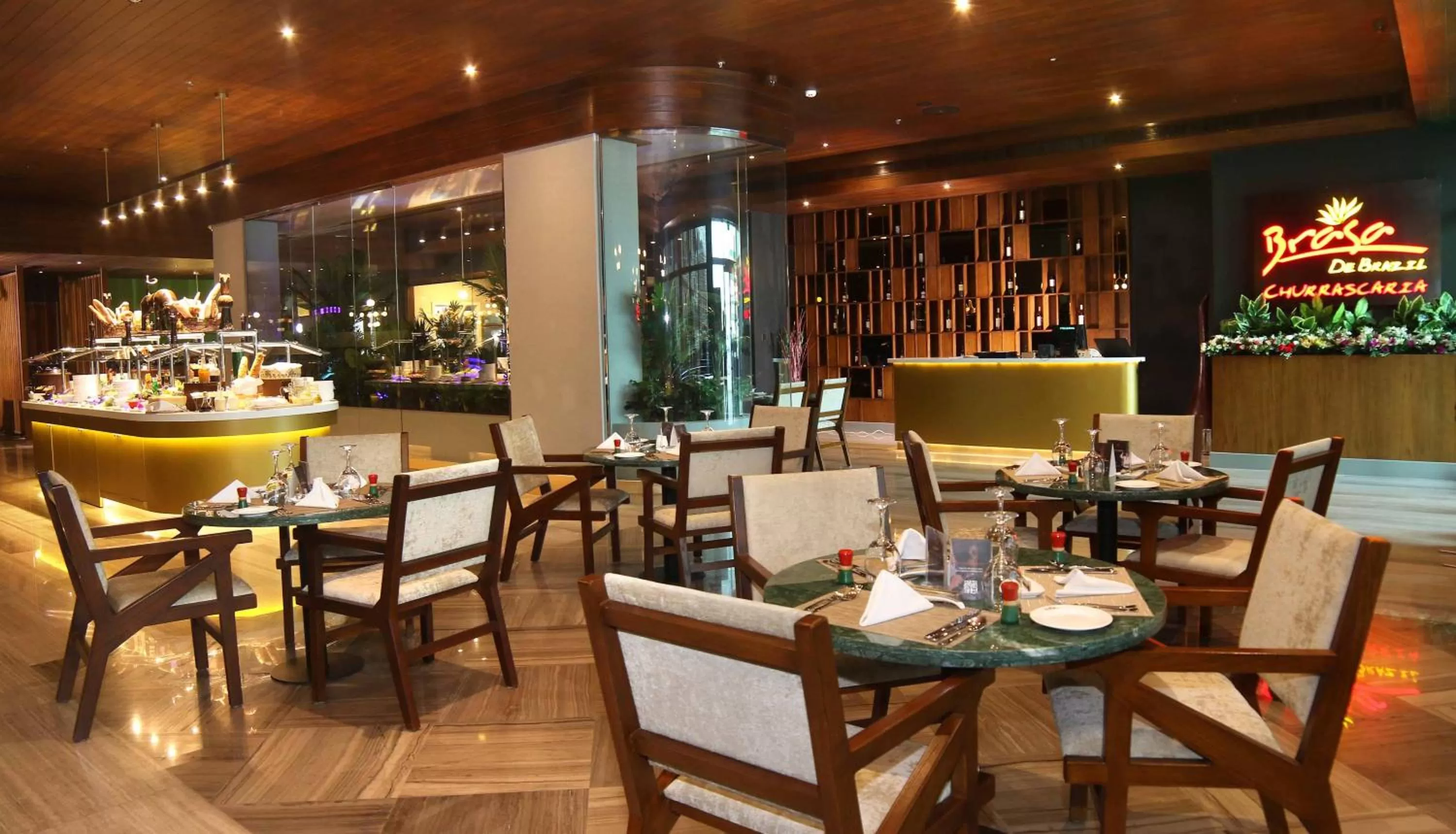 Restaurant/places to eat in Park Regis Lotus Hotel