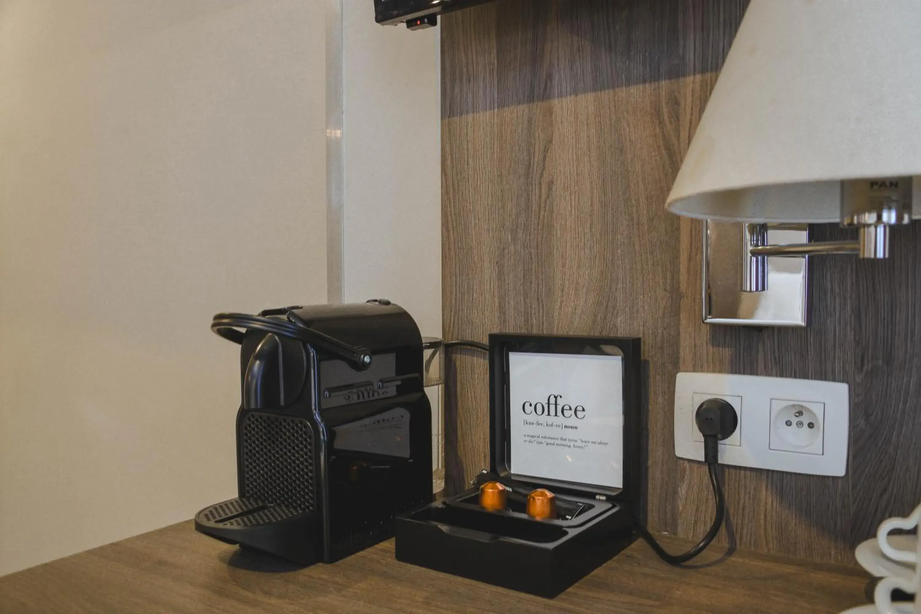 Coffee/tea facilities in Dansaert Hotel