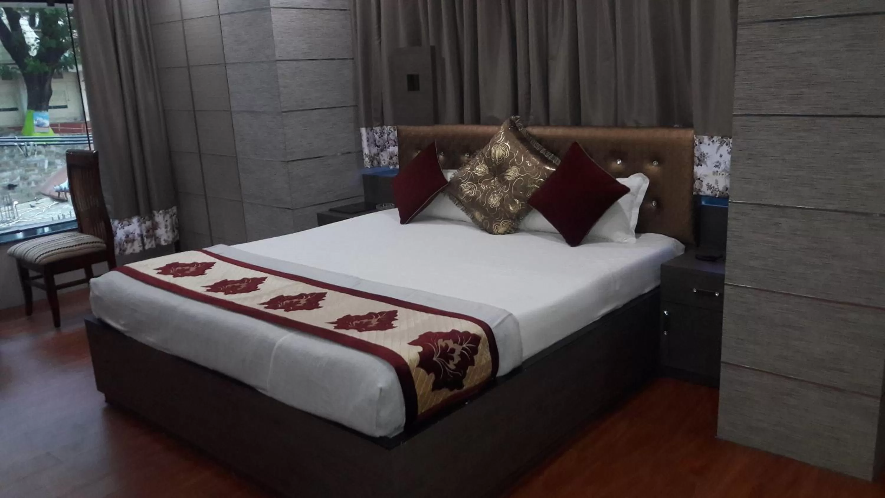 Bedroom, Bed in Hotel Shreemoyee Inn - Kamakhya Temple