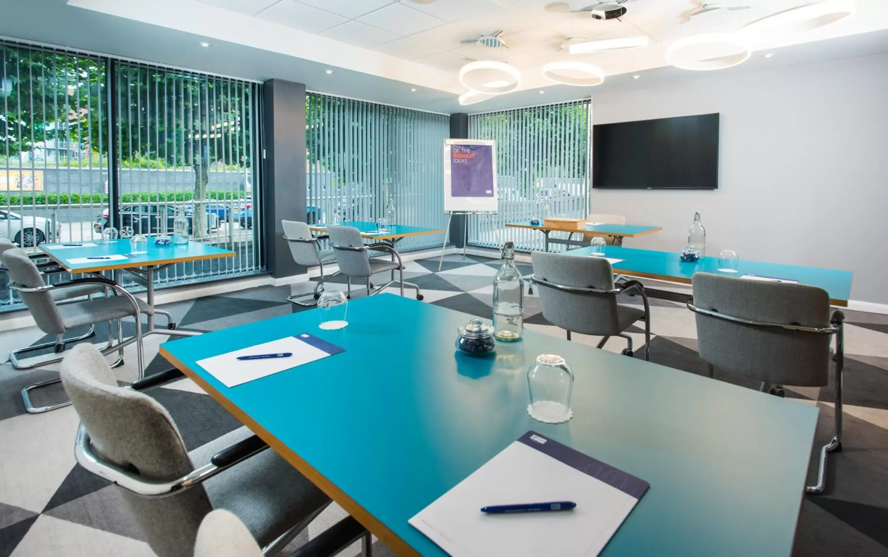Meeting/conference room, Restaurant/Places to Eat in Holiday Inn Express Leeds City Centre - Armouries, an IHG Hotel