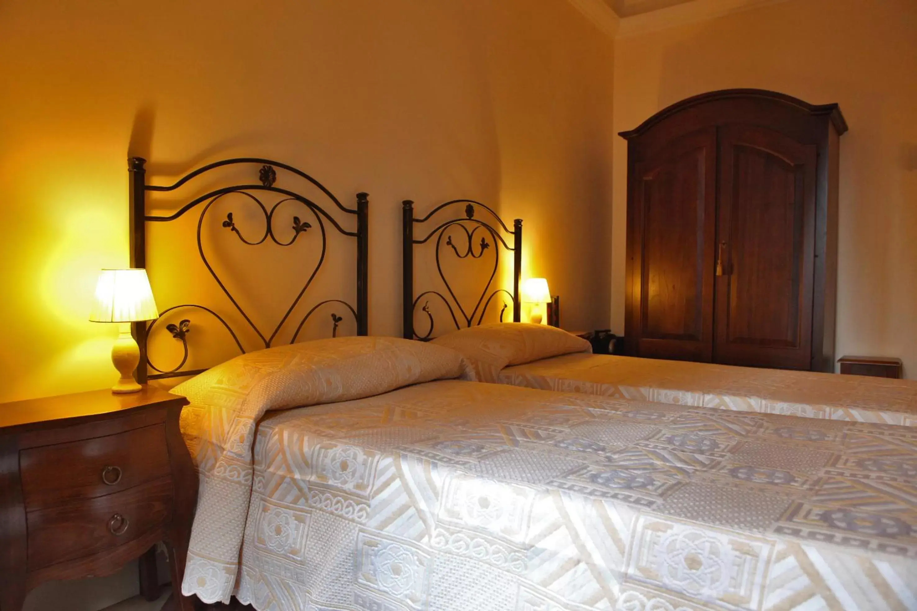 Photo of the whole room, Bed in Al Duomo Inn