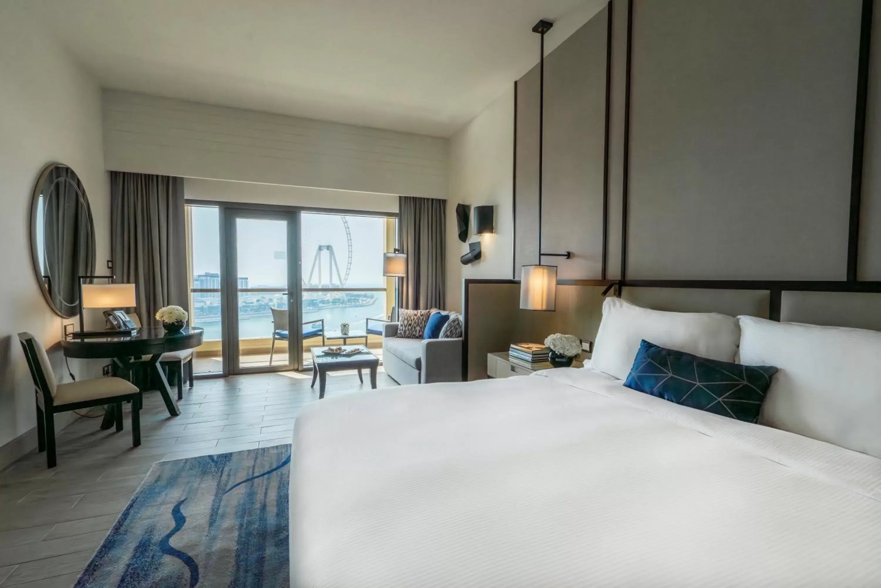 Bedroom, Bed in Amwaj Rotana, Jumeirah Beach - Dubai