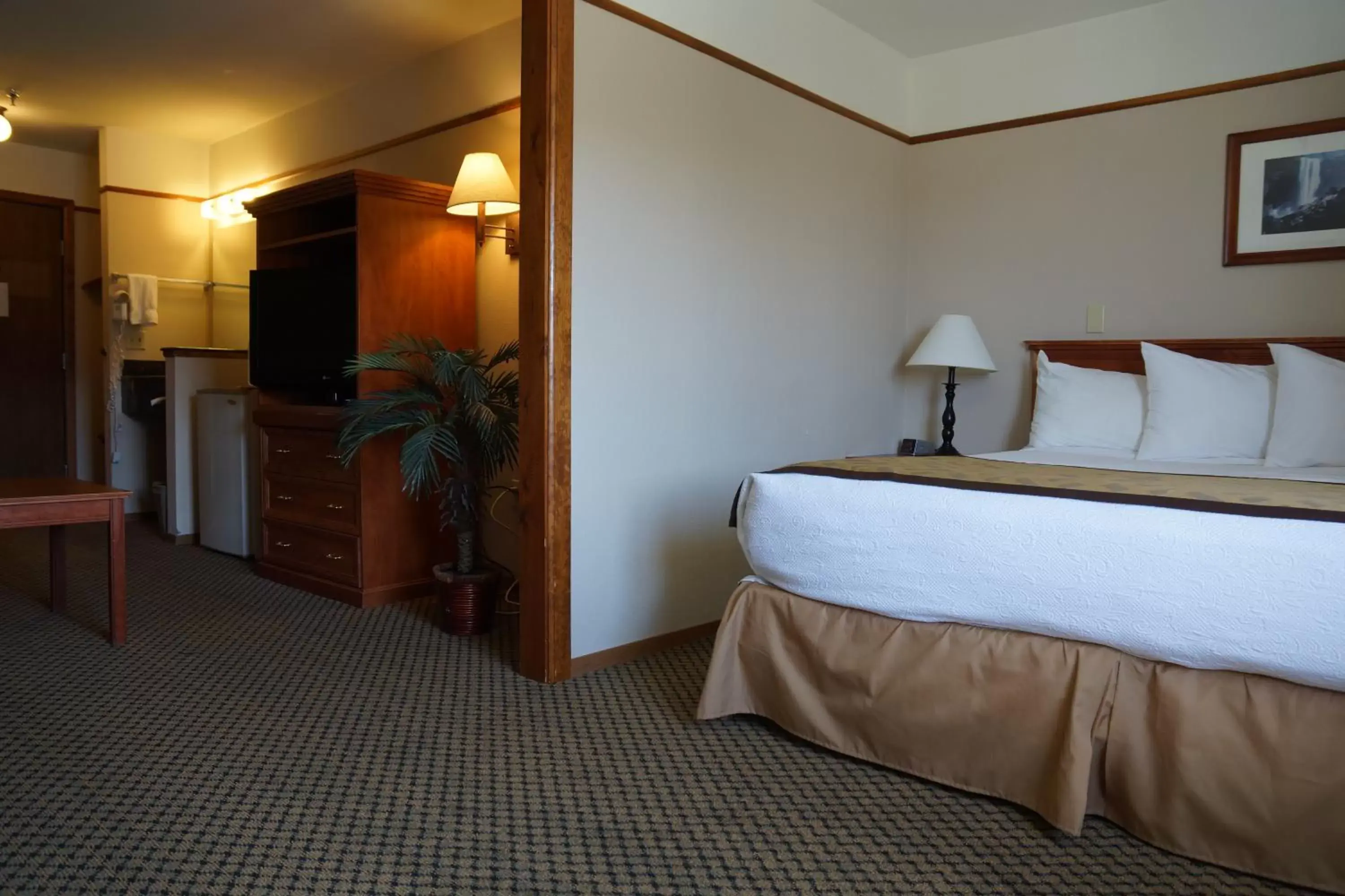 Bed in Luxury Inn & Suites