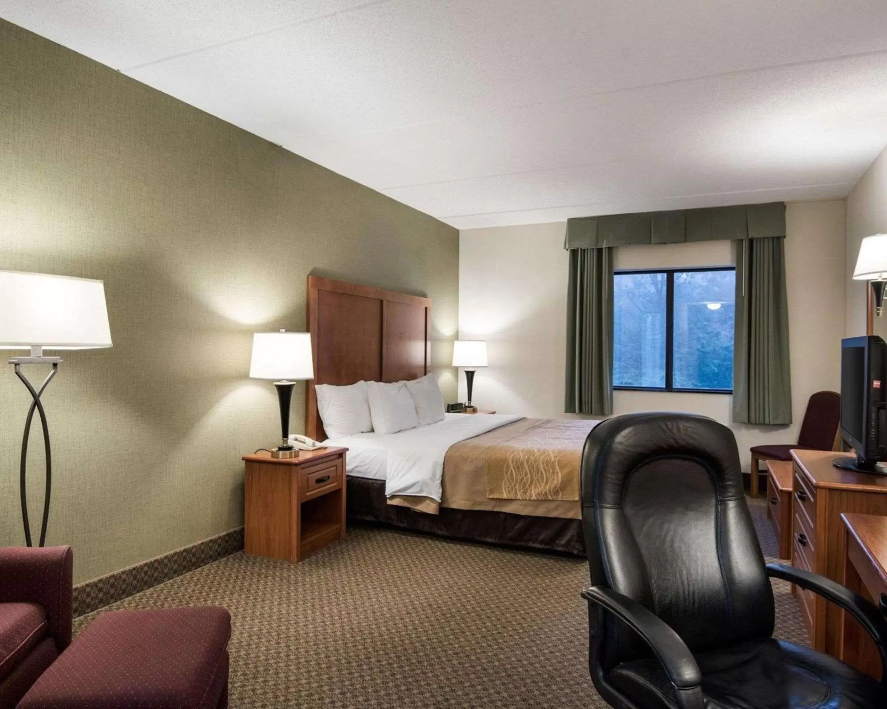 Photo of the whole room in Comfort Inn & Suites - LaVale - Cumberland