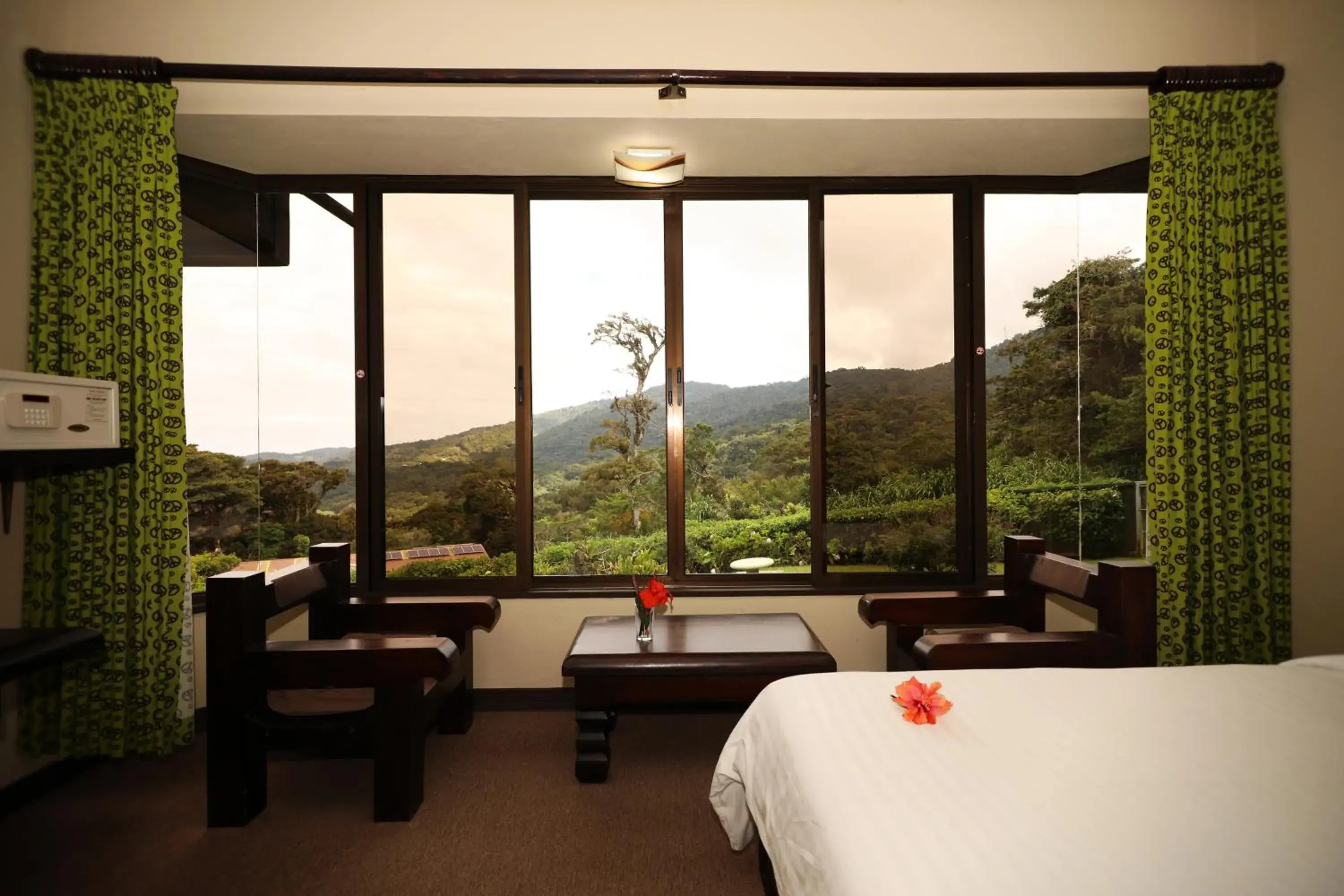 Bedroom, Mountain View in Trapp Family Lodge Monteverde