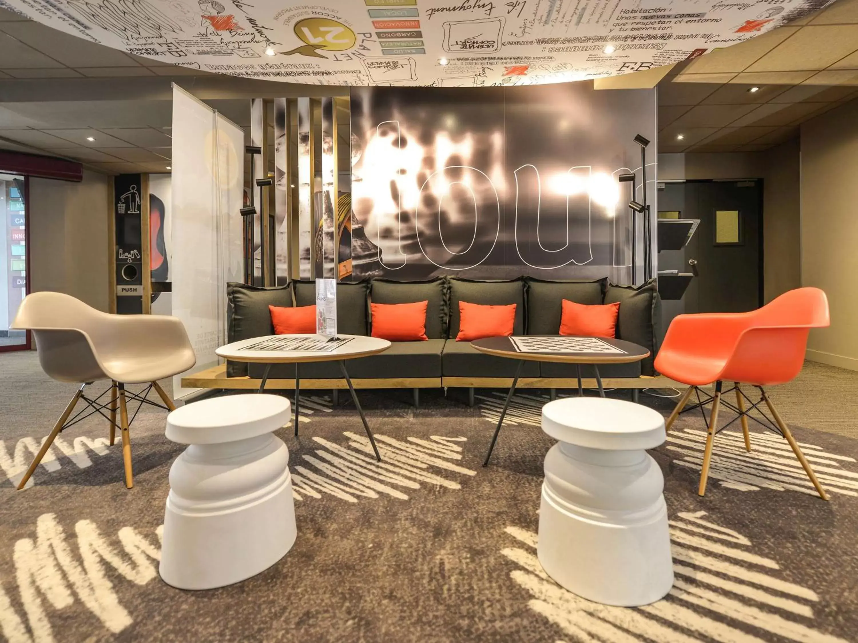 Property building in ibis Château de Fontainebleau Property building in ibis Château de Fontainebleau