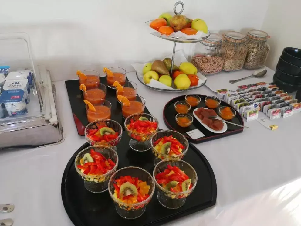 Buffet breakfast, Food in La Luna Blanca
