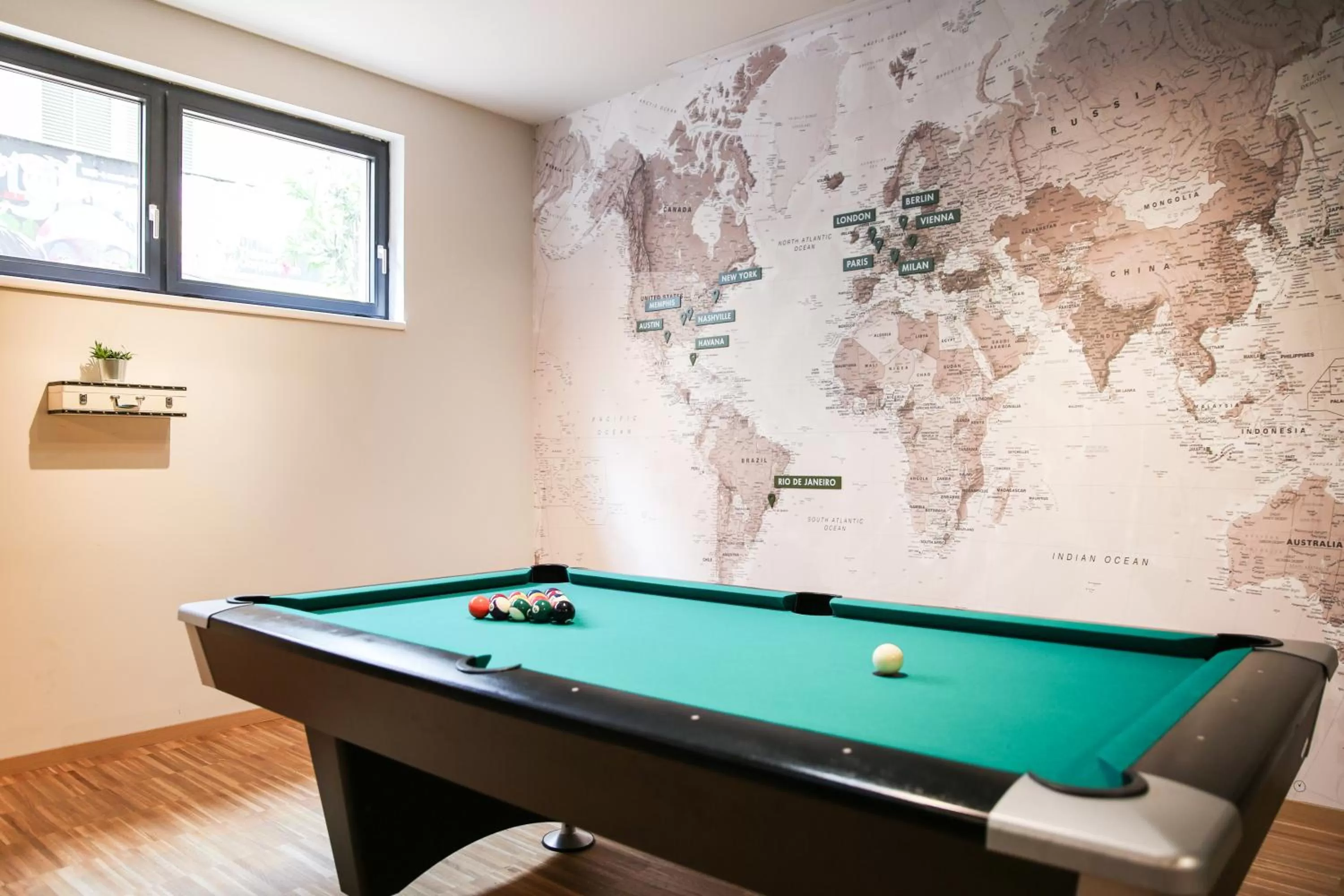 Communal lounge/ TV room in arte Hotel Wien Stadthalle