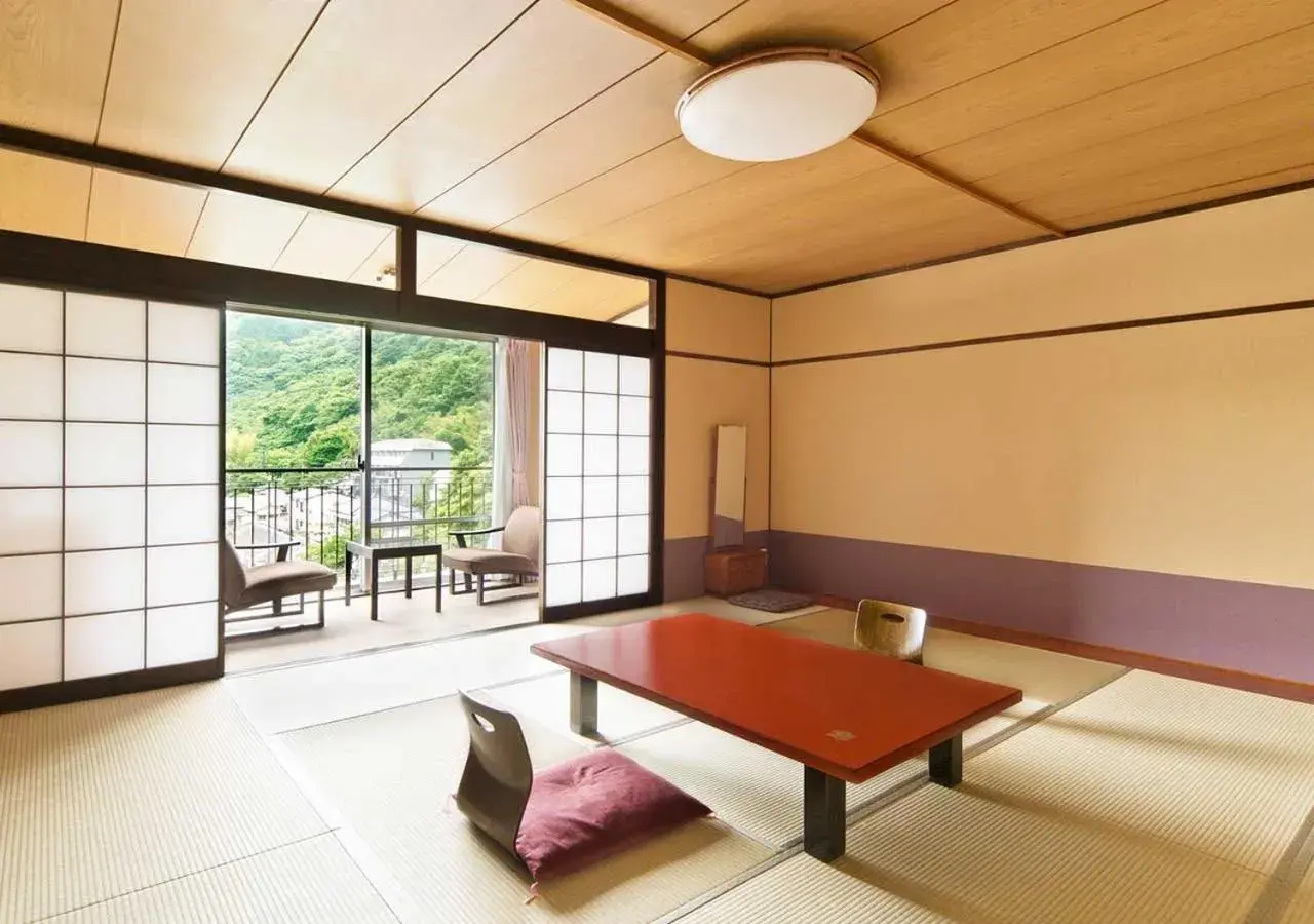 Photo of the whole room in Ryokan Aura Tachibana