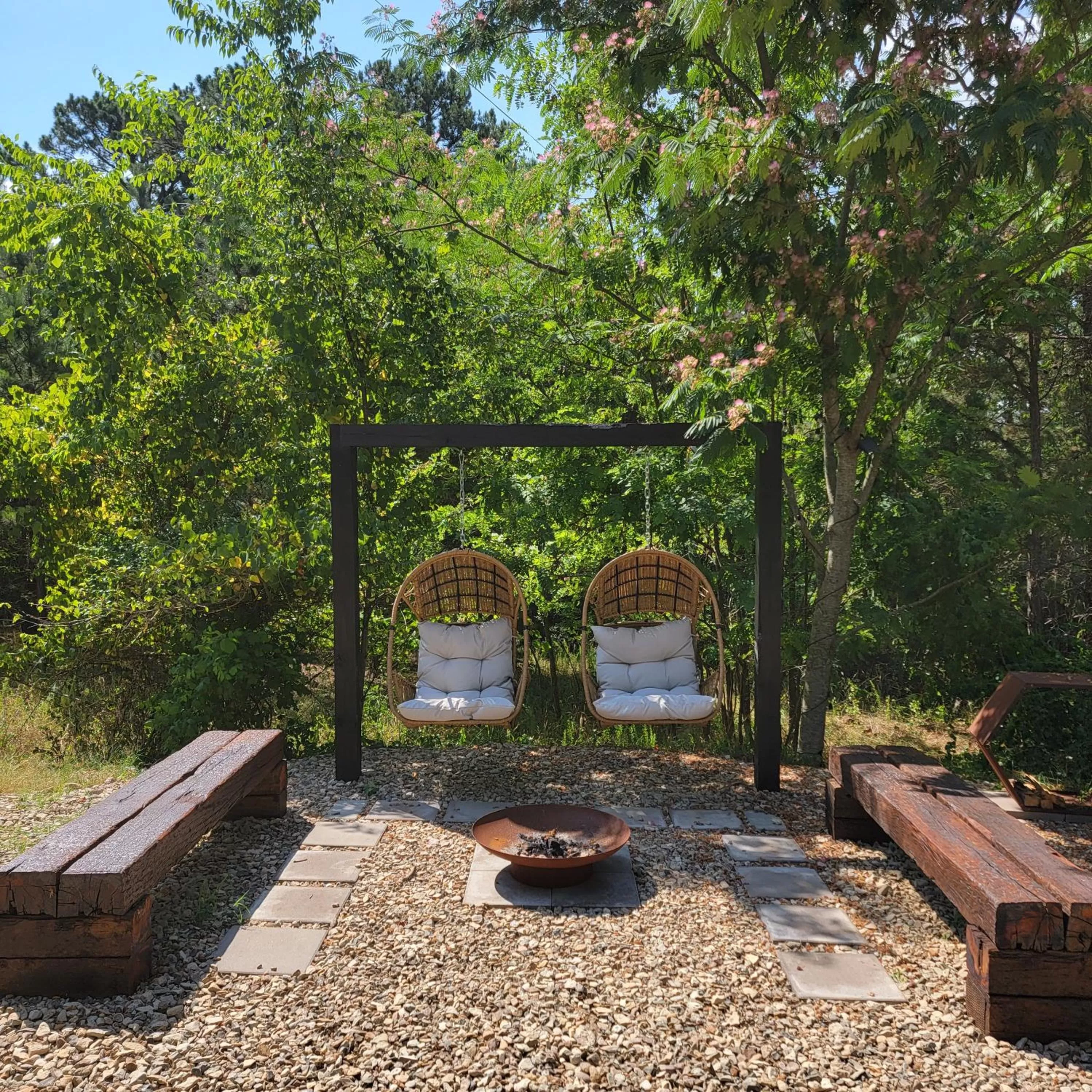 Patio in Candlewick Inn and Suites