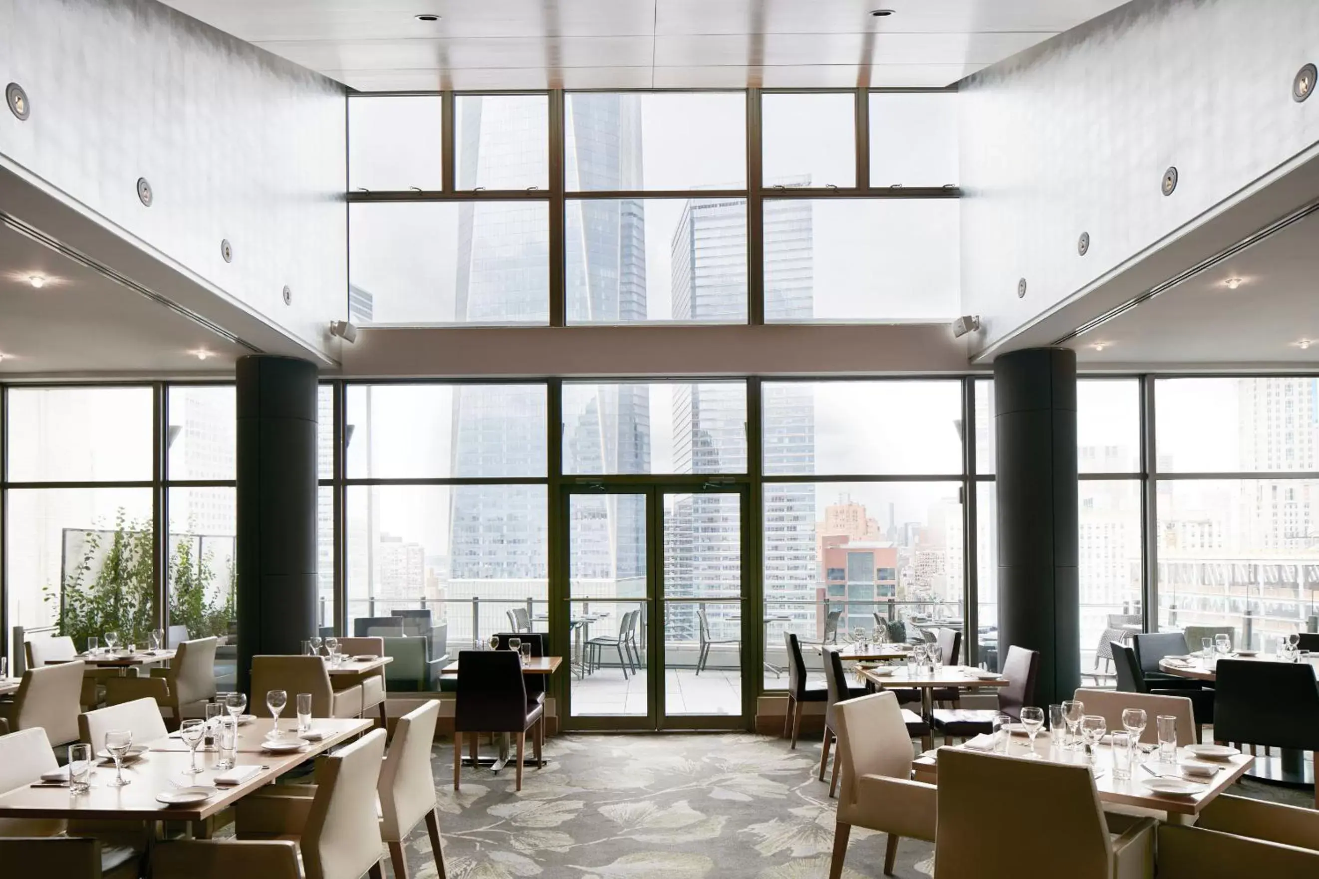 Restaurant/Places to Eat in World Center Hotel