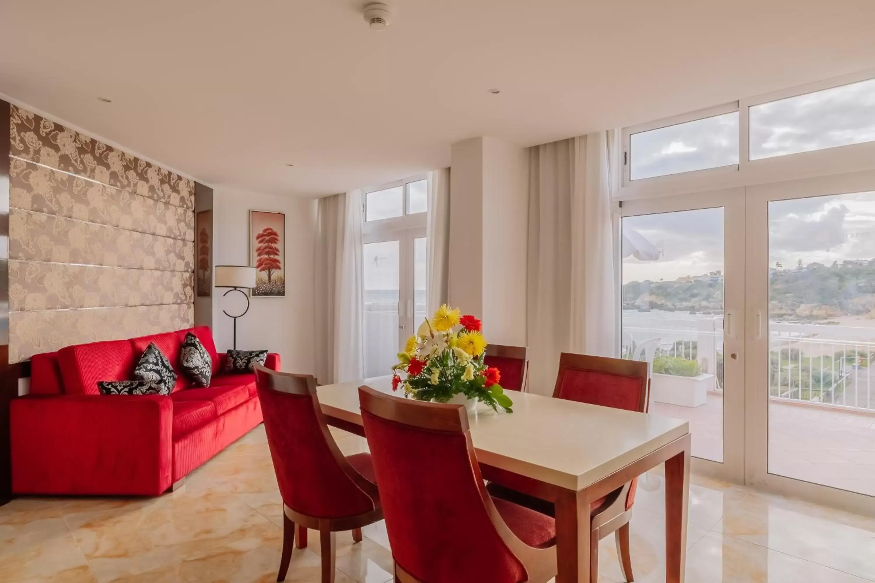 Living room, Seating Area in Muthu Clube Praia da Oura