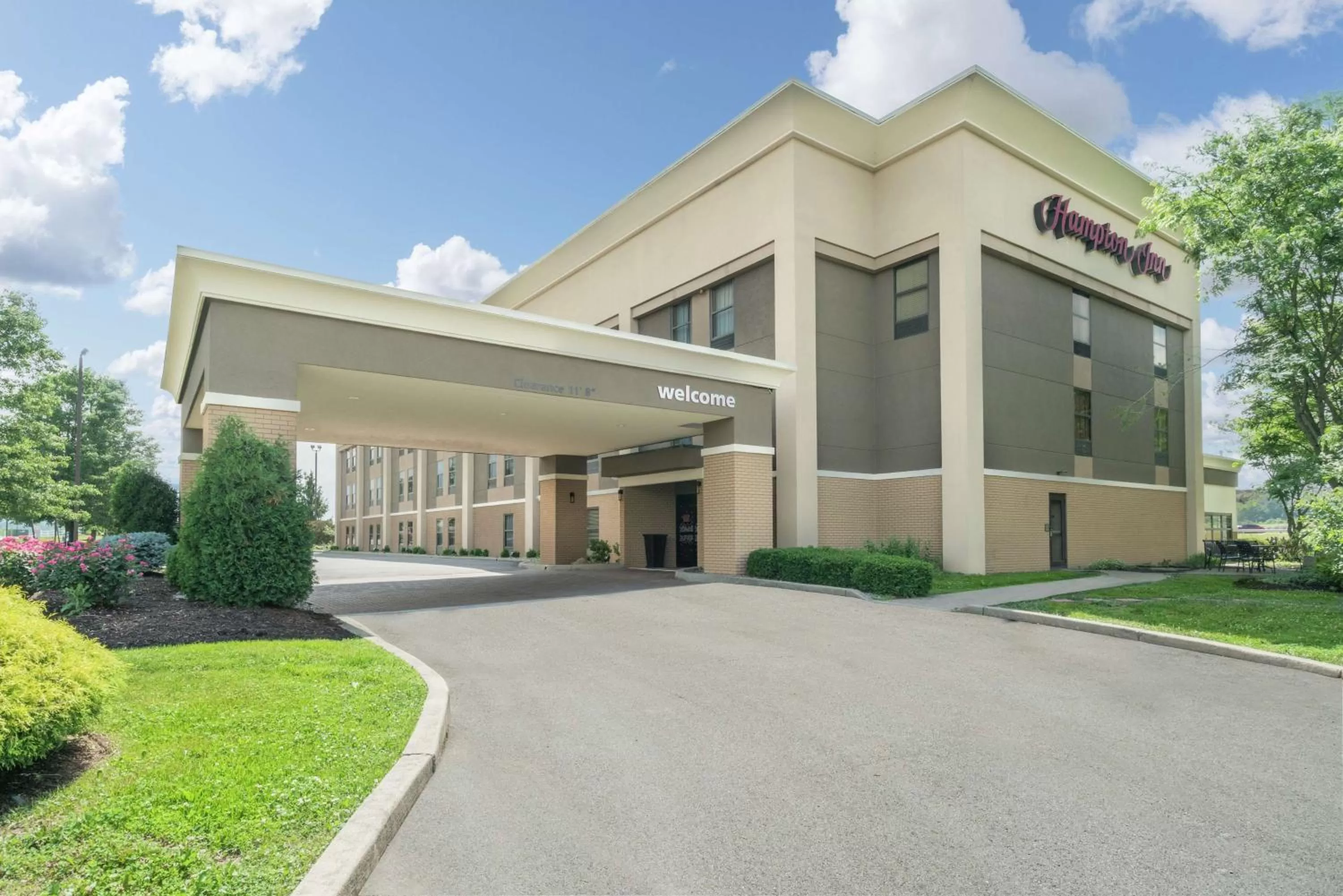 Property building in Hampton Inn Corydon