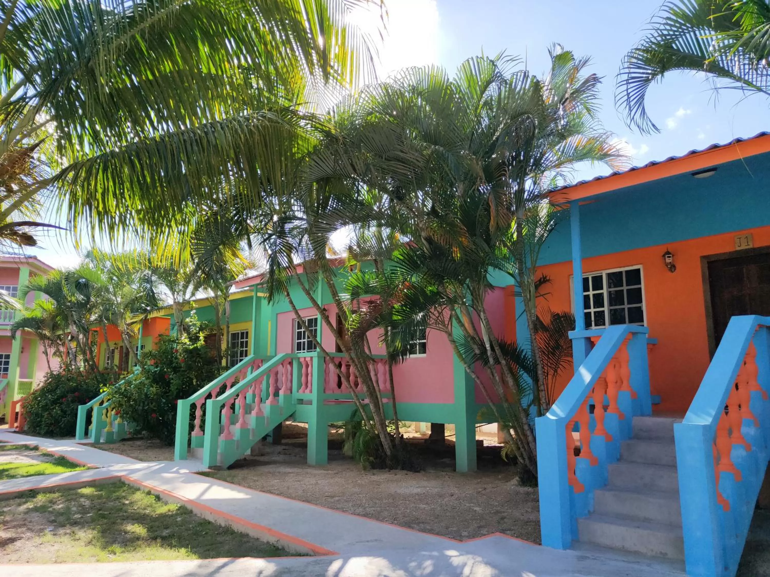 Property building in Sunshine View Hotel and Restaurant