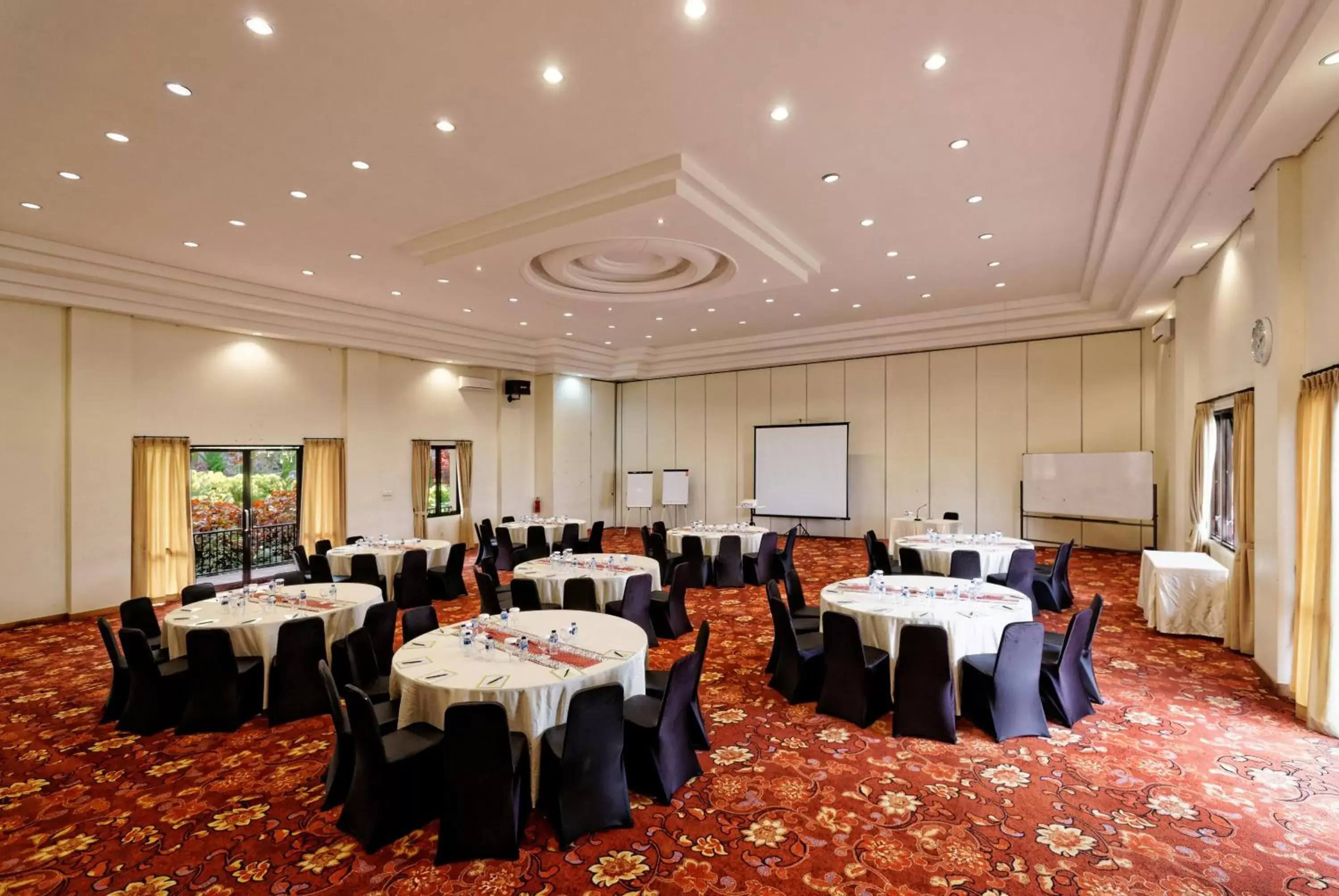 Banquet/Function facilities in Jambuluwuk Convention Hall & Resort Batu