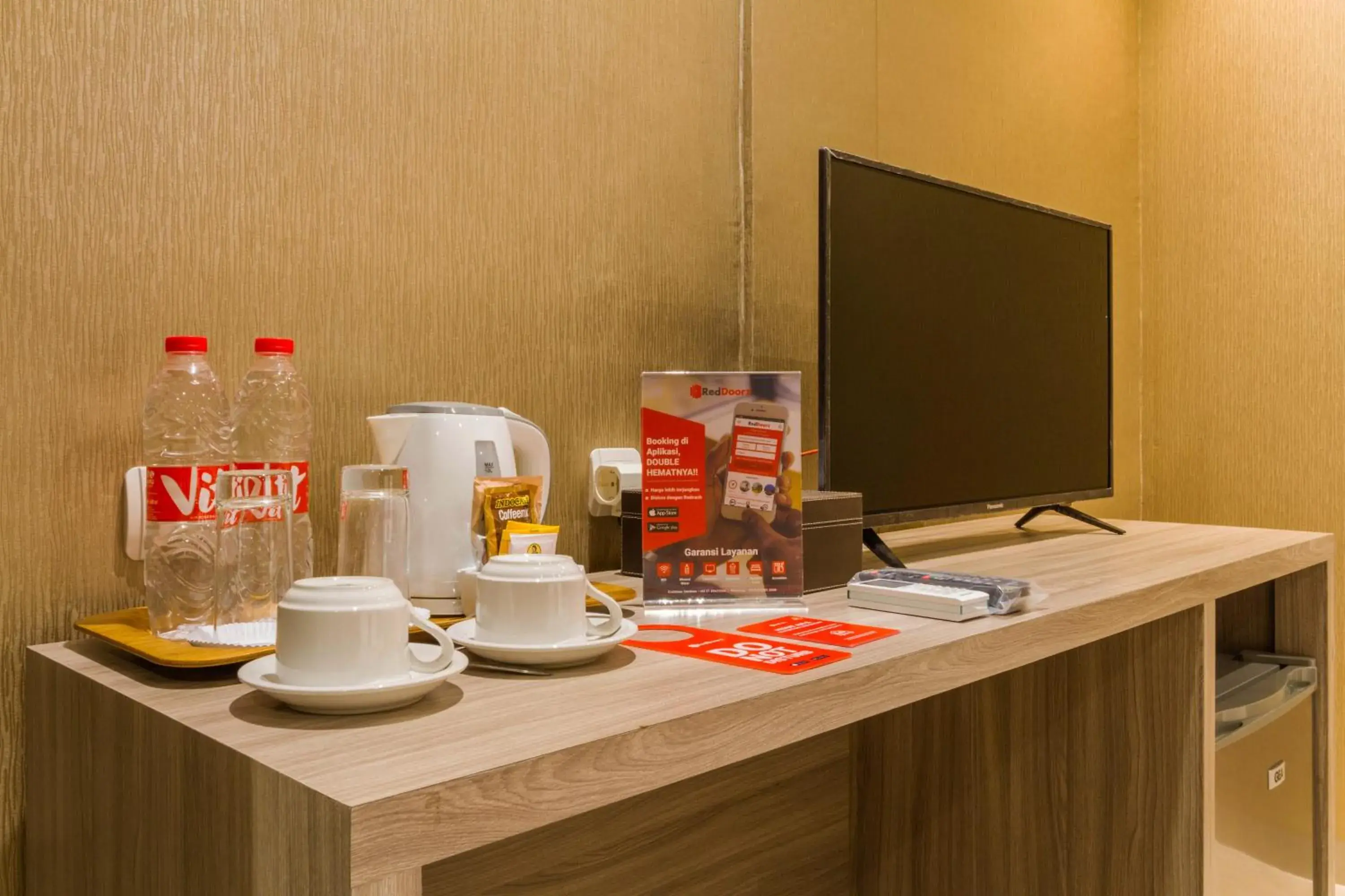 Bedroom in RedDoorz Plus @ Dipatiukur Bedroom in RedDoorz Plus @ Dipatiukur