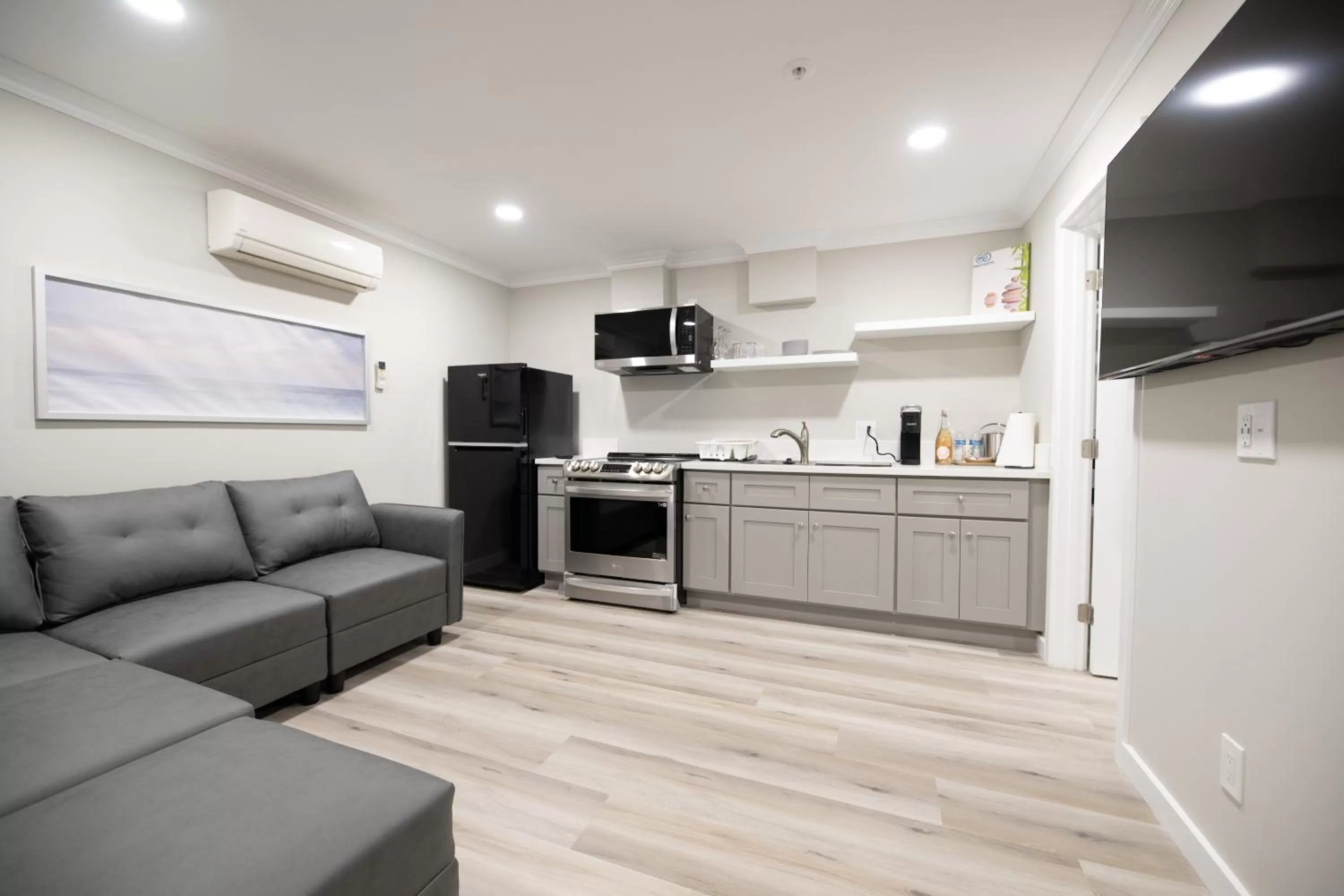 TV and multimedia in Omeo Suites