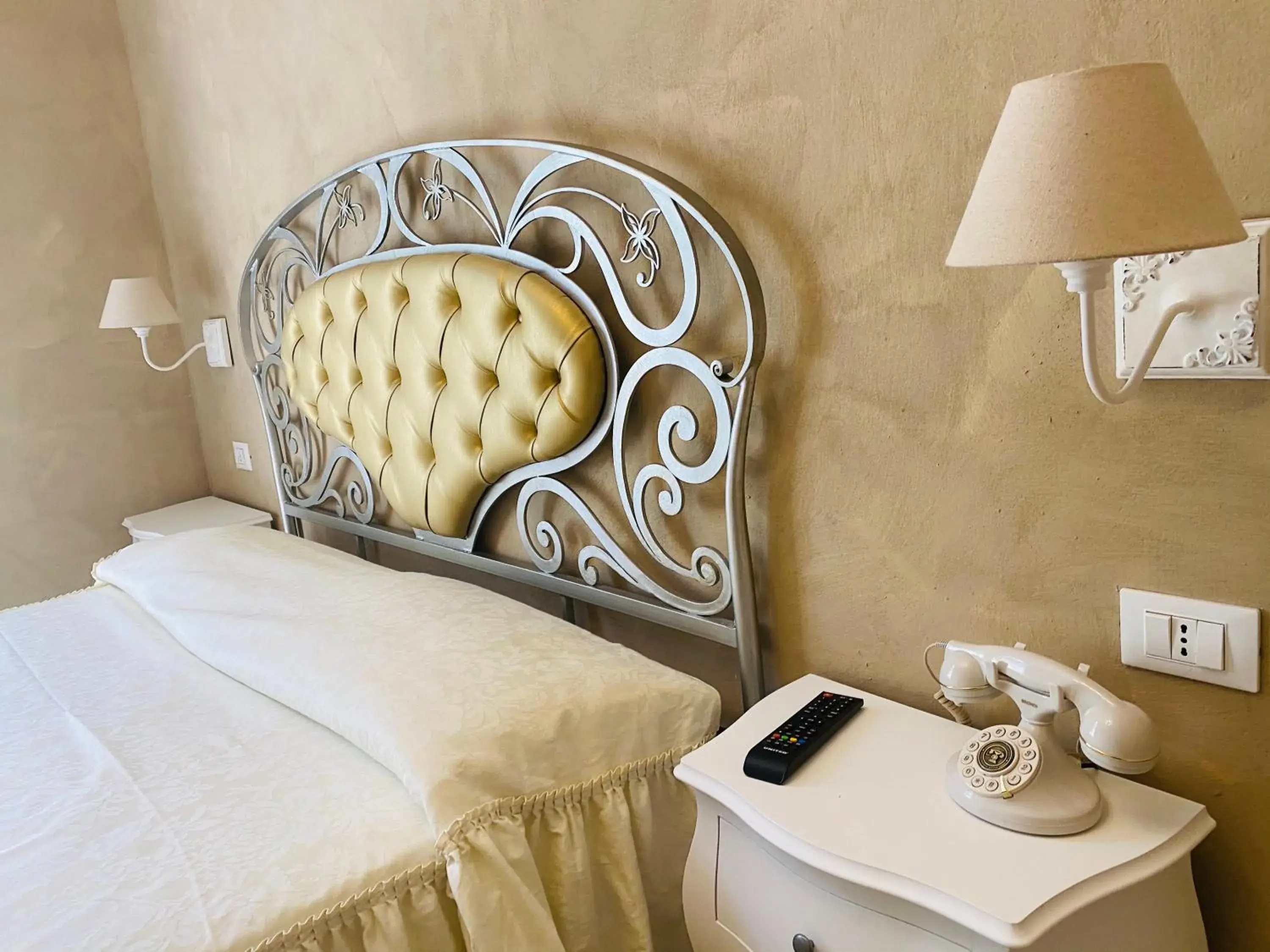 Bedroom in Boutique Hotel Calais Milano