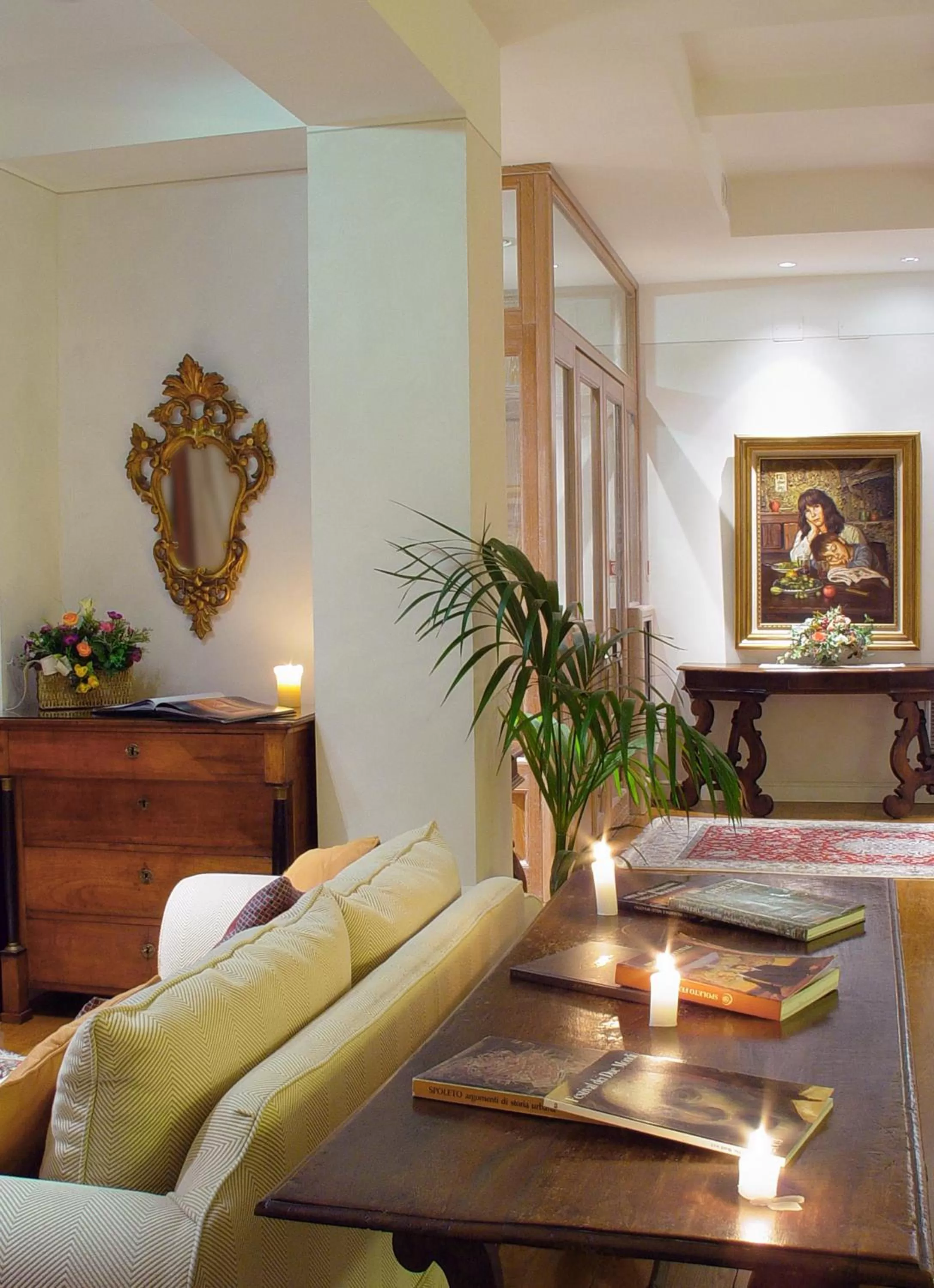 Lobby or reception, Bed in Hotel Clitunno