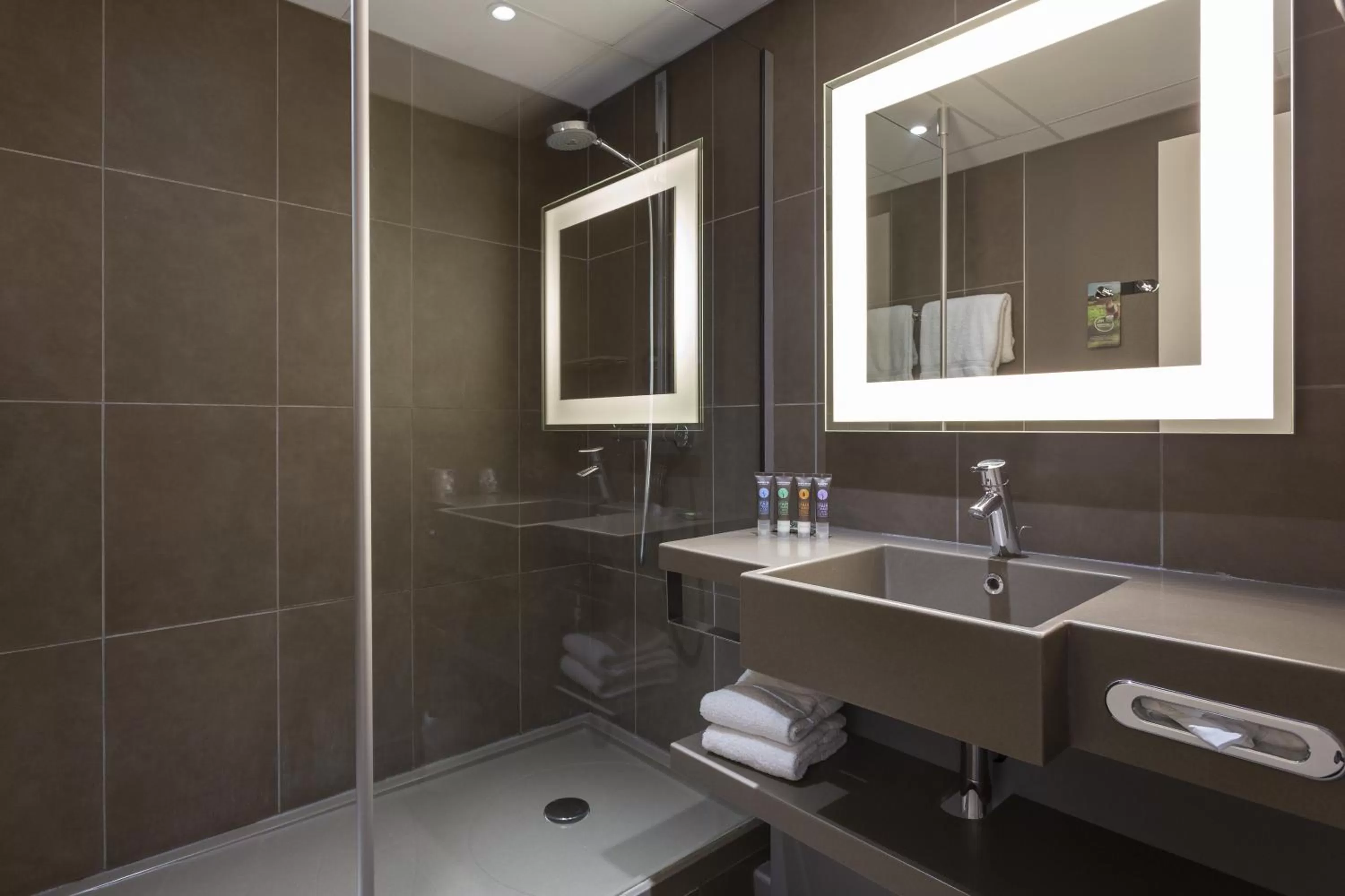 Shower in Novotel Annecy Centre