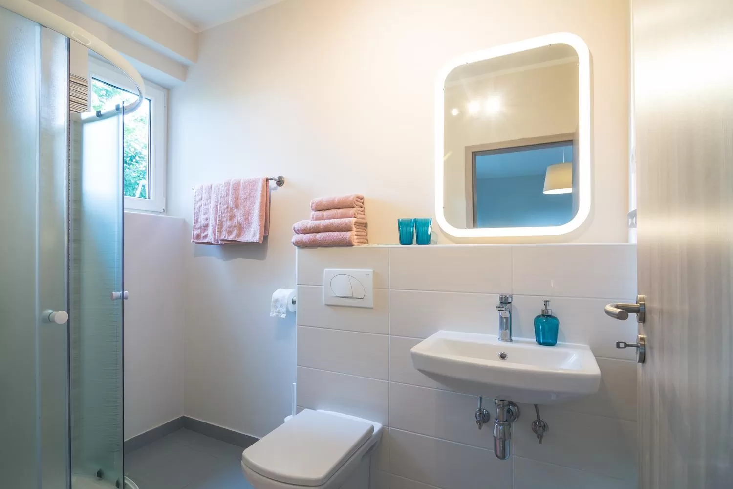 Bathroom in HOP HOUSE Garni Hotel