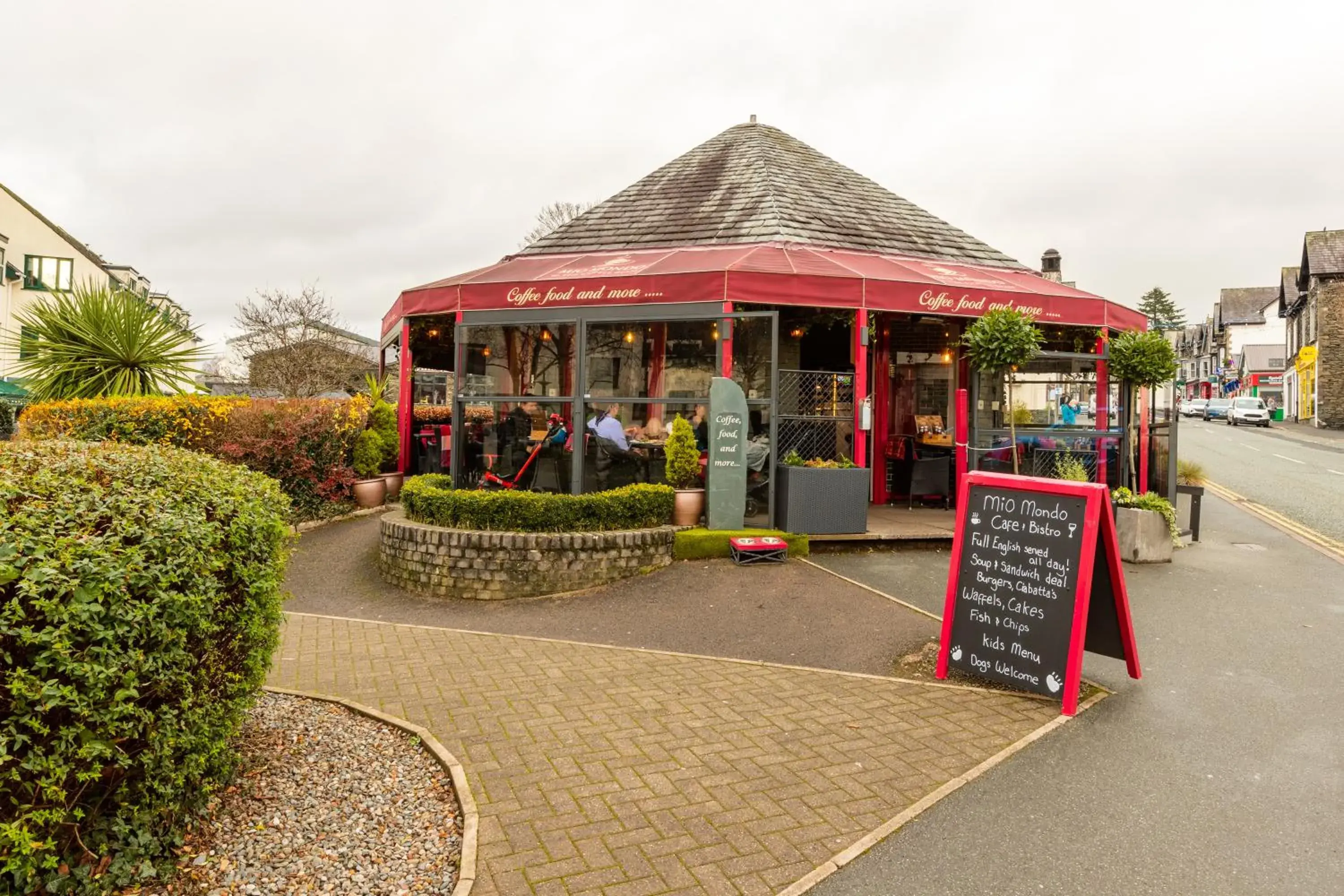 Restaurant/places to eat in Holly Lodge Guest House with FREE off site health club Restaurant/places to eat in Holly Lodge Guest House with FREE off site health club