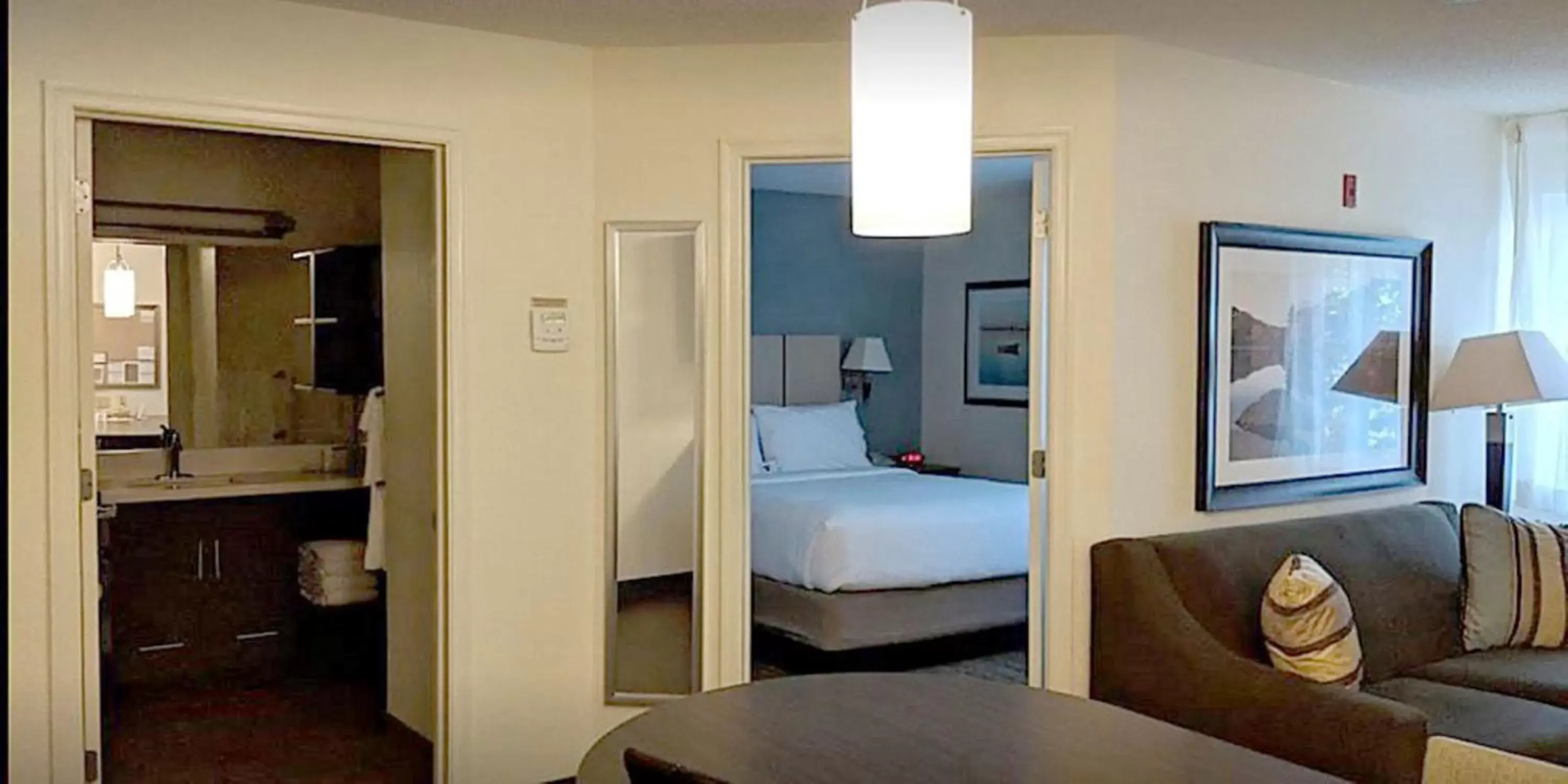 Bed in Sonesta Simply Suites Somerset Bed in Sonesta Simply Suites Somerset